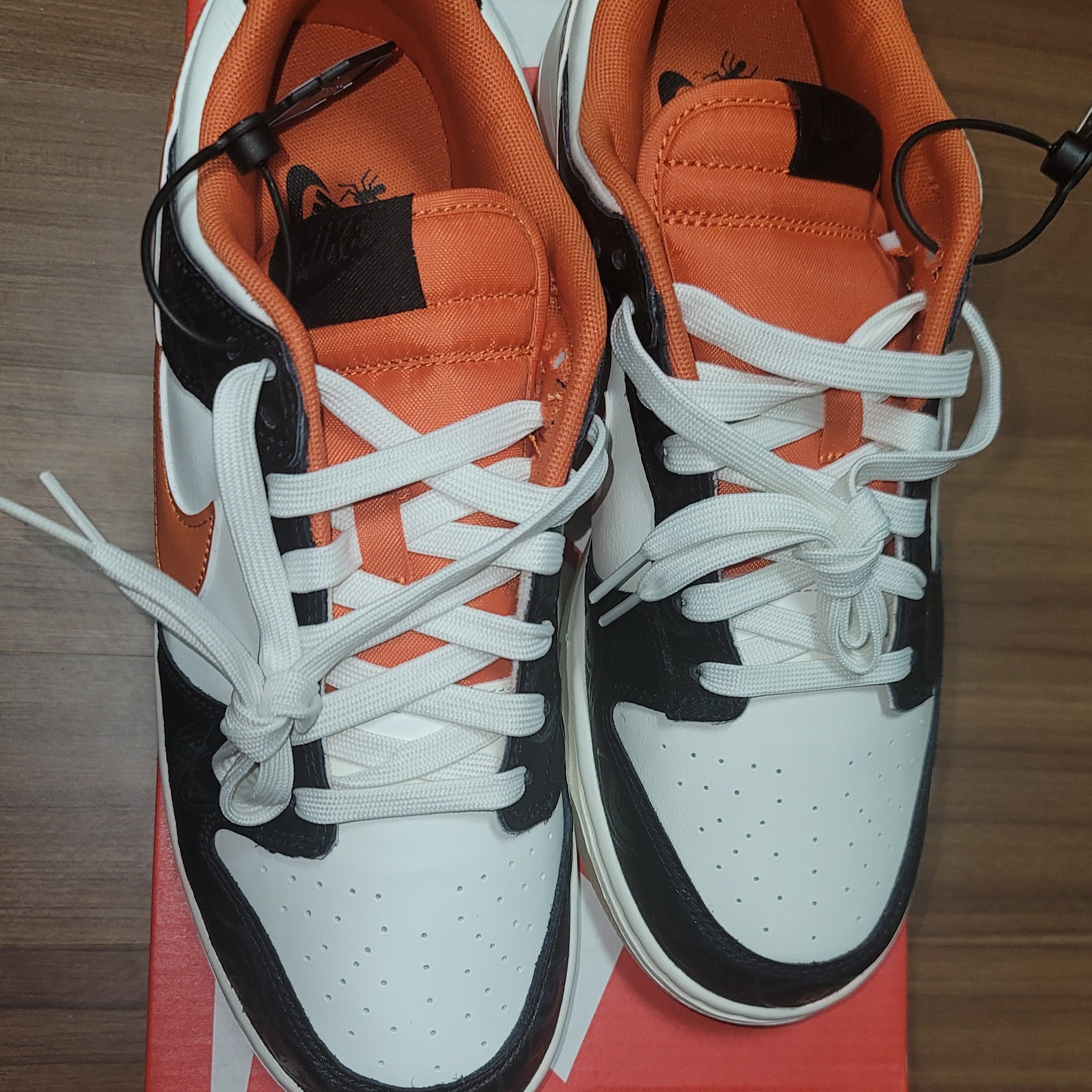 Nike Dunk Low Retro PRM Halloween 착용 스타일