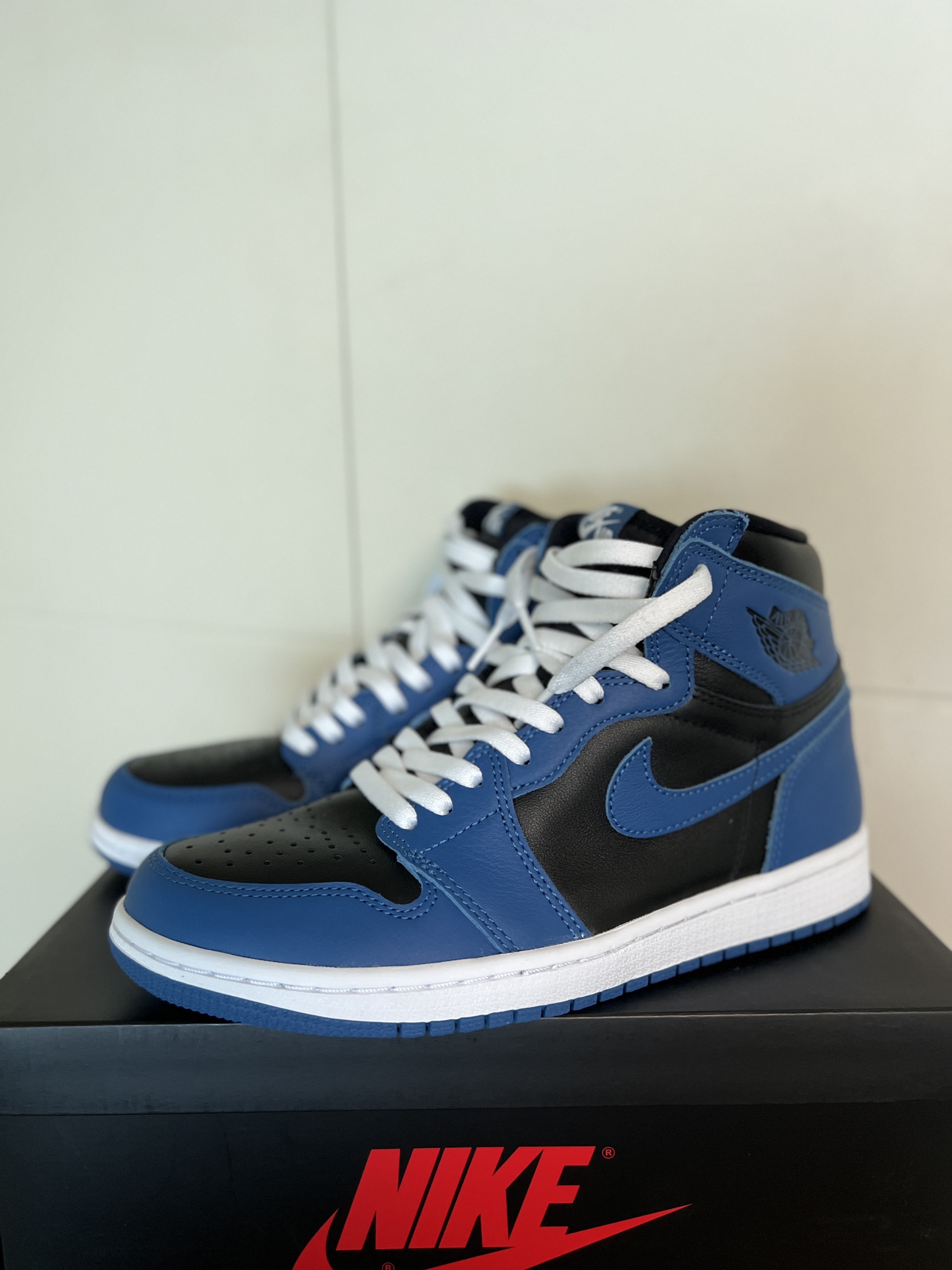 Jordan 1 Retro High OG Dark Marina Blue 착용 스타일
