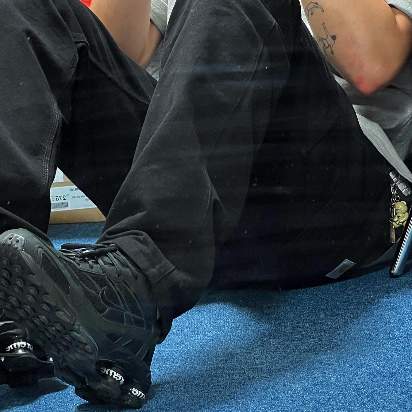 Nike x Supreme Shox Ride 2 SP Black 착용 스타일 - 4