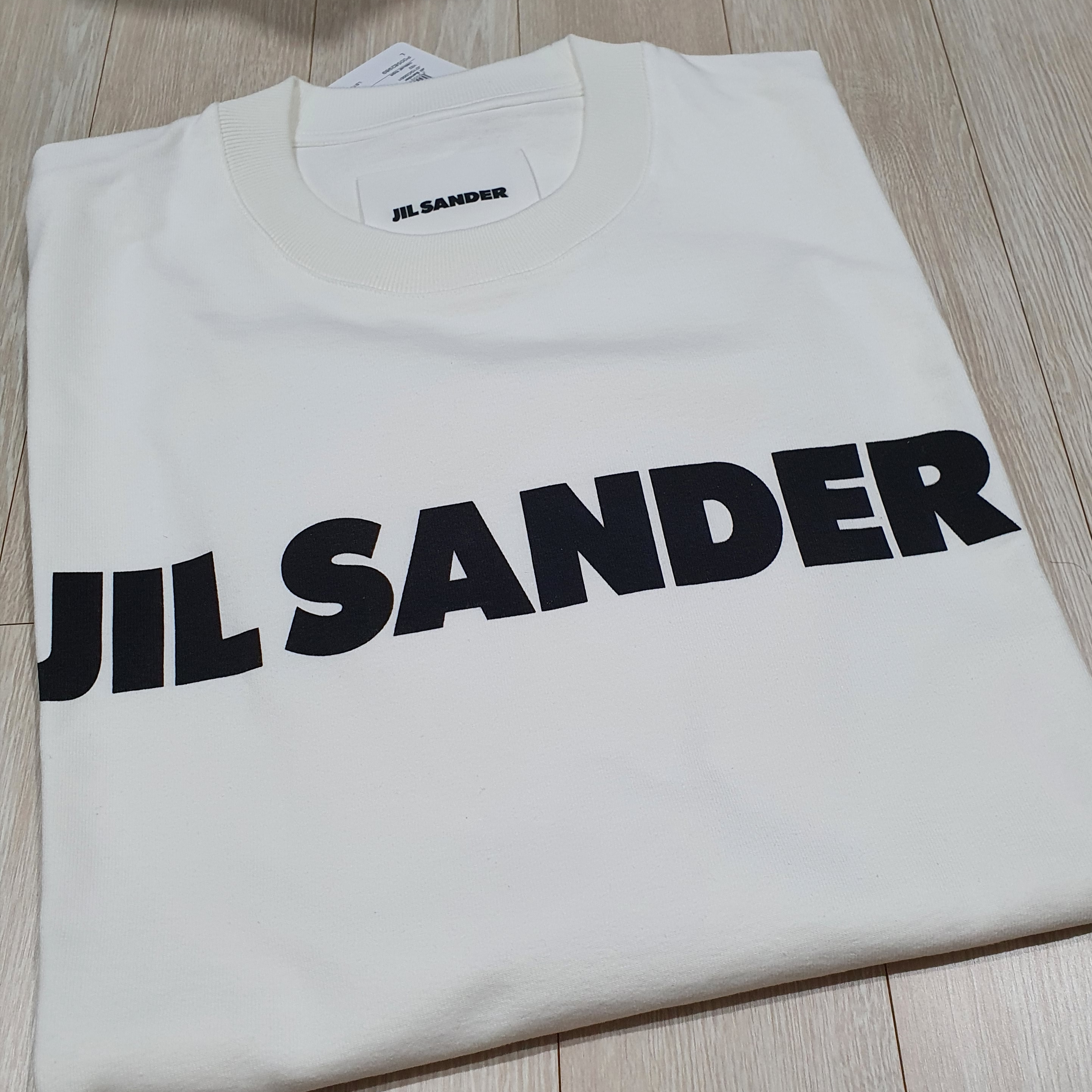 Jil Sander Logo T-Shirt Natural - 22FW 착용 스타일