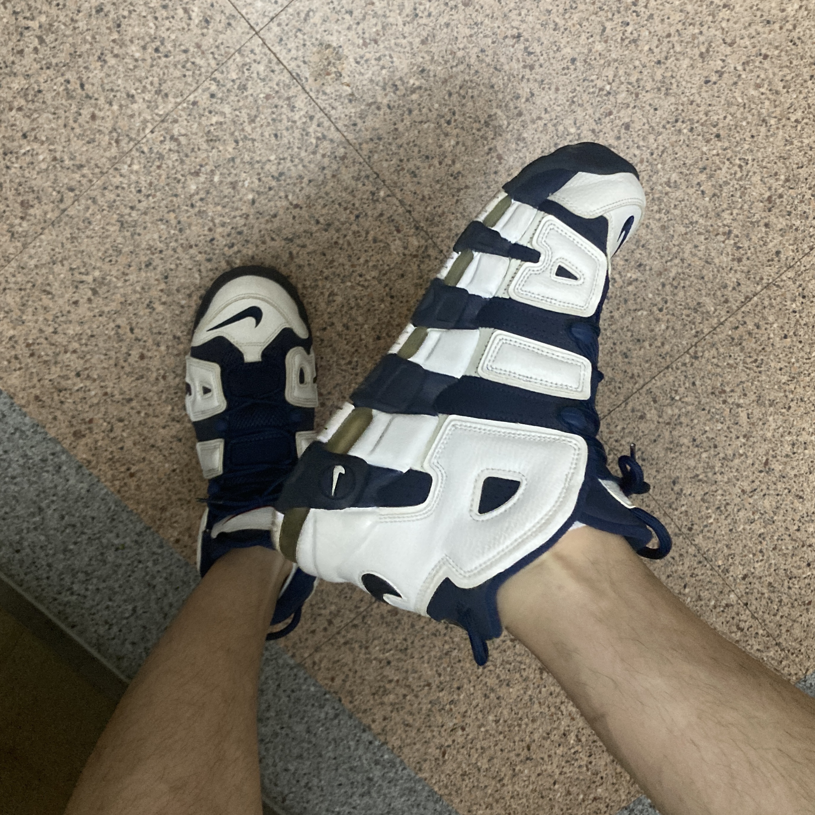 Nike Air More Uptempo Olympic 2016 착용 스타일