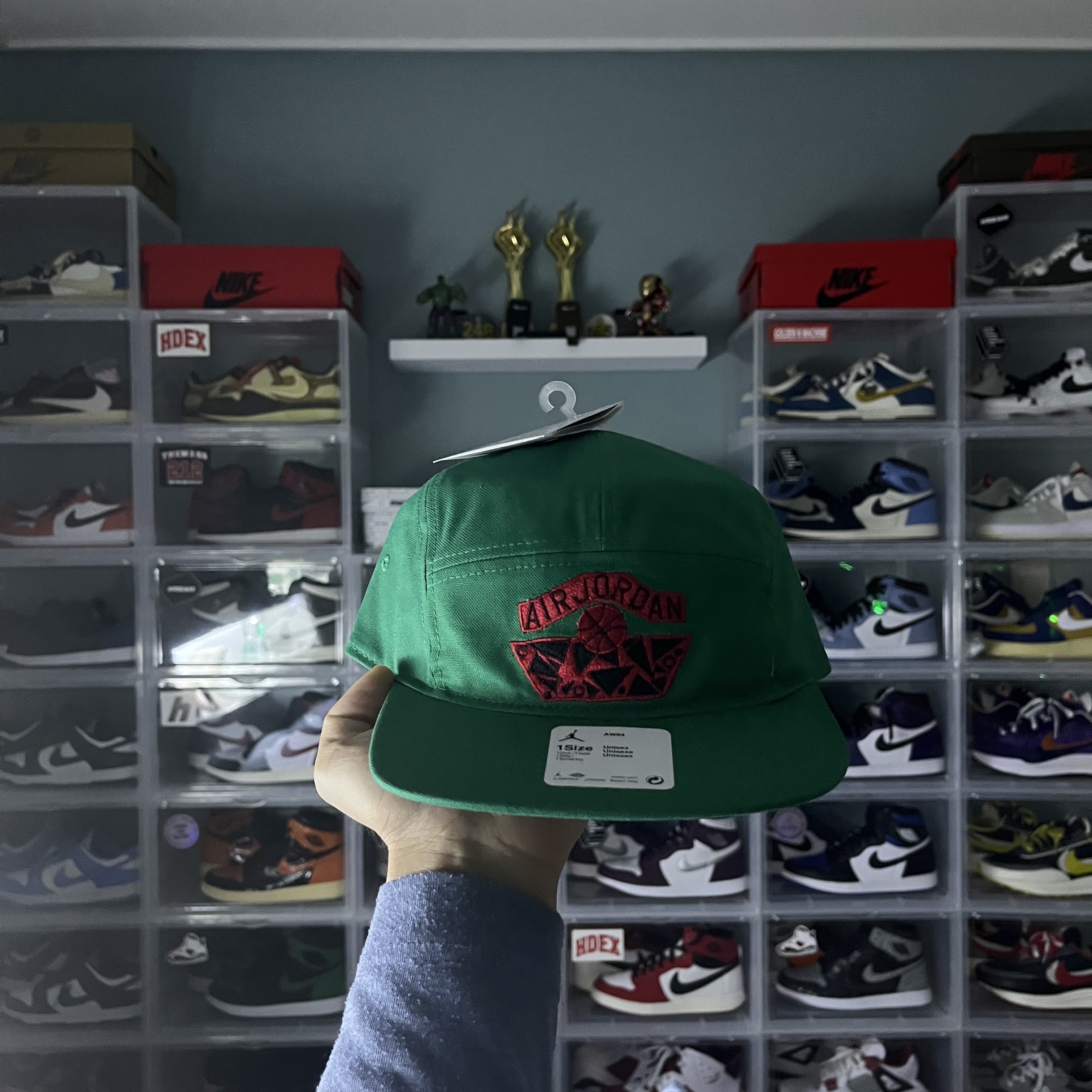 Jordan x Nina Chanel Abney AW84 Adjustable Hat Green 착용 스타일