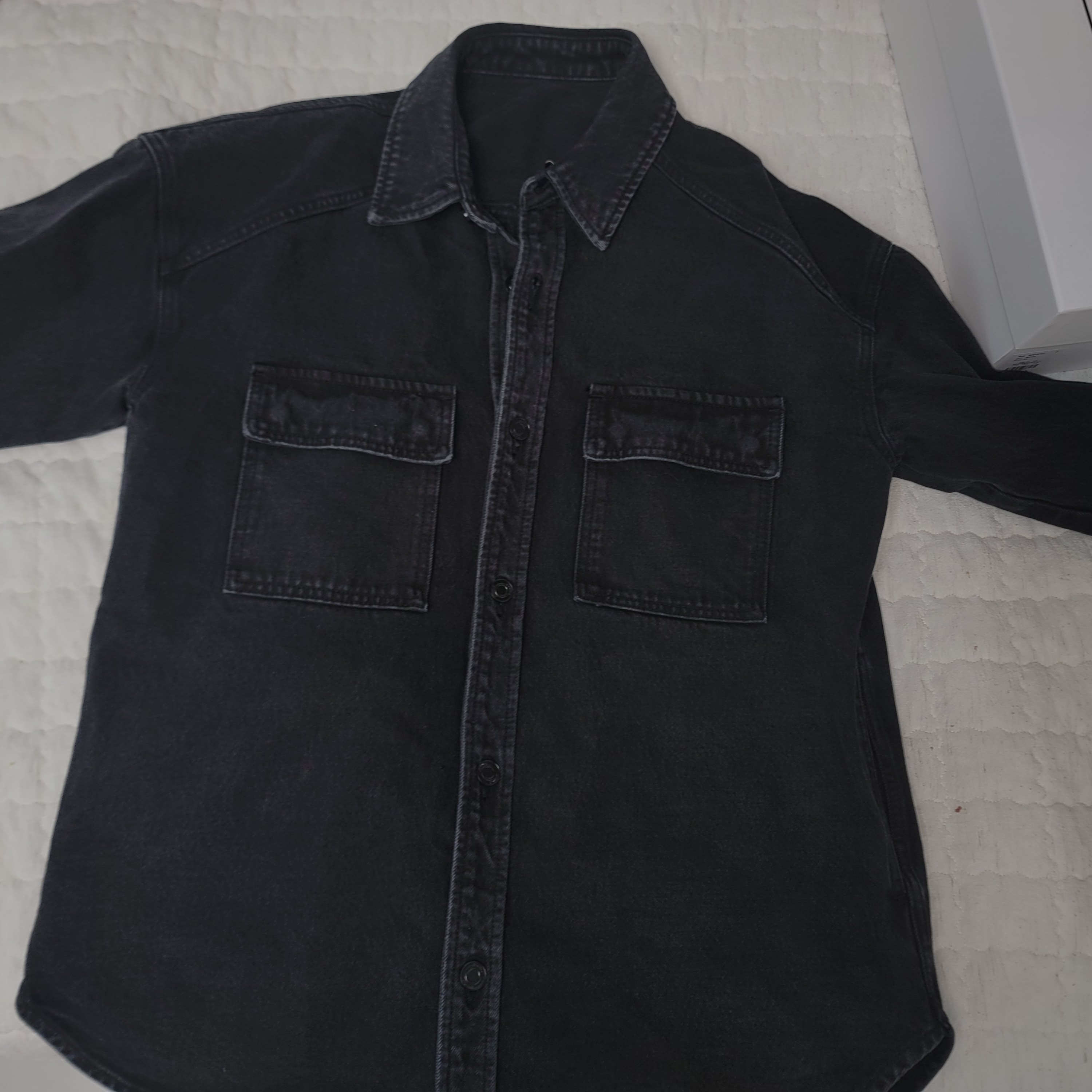 Juun.J Outer Style Denim Shirt Black 착용 스타일 - 1