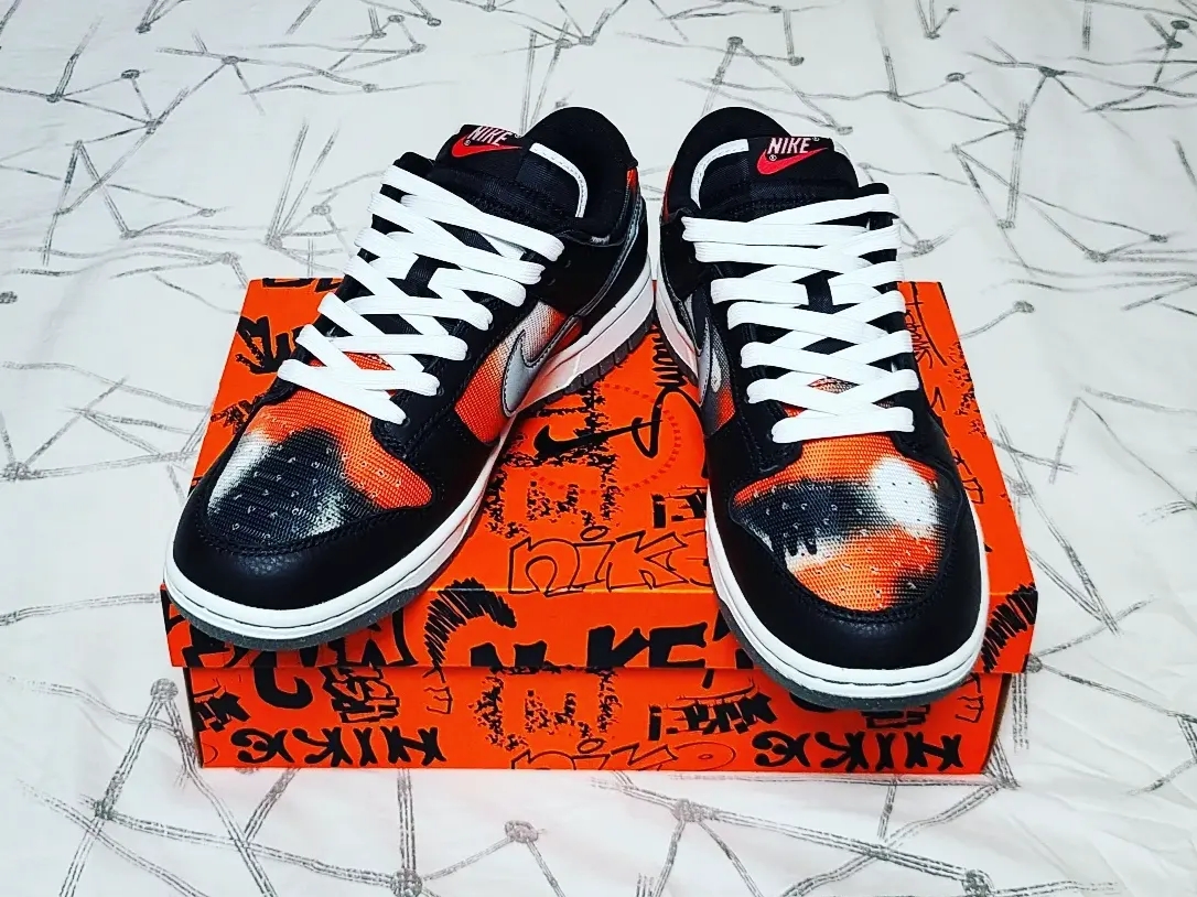 Nike Dunk Low Retro PRM Black and Tumbled Grey 착용 스타일 - 3