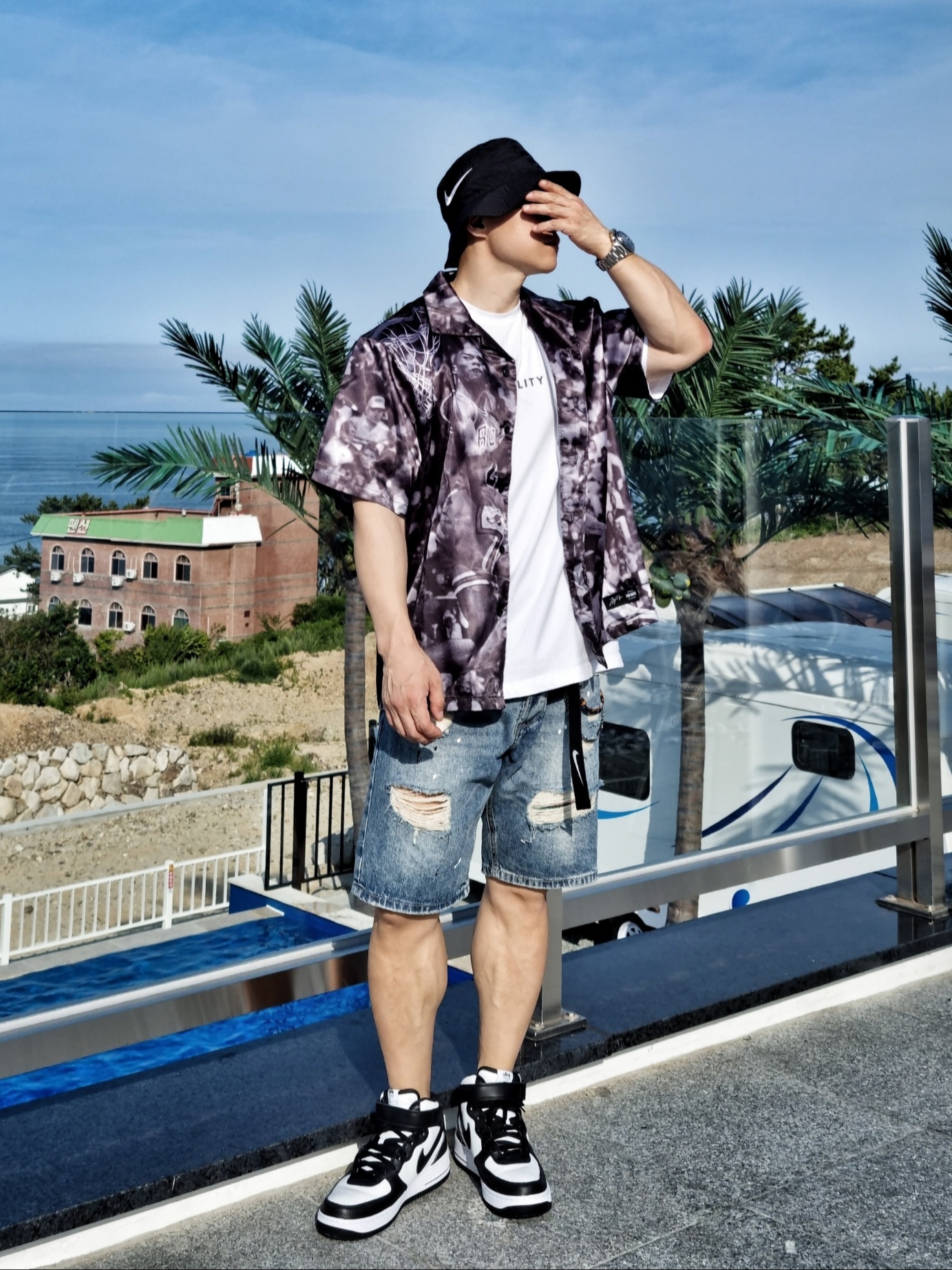 Nike x Stussy Bucket Hat Black, Jordan x A Ma Maniere Satin Button Up Shirt Black - Asia 착용 스타일 - 3