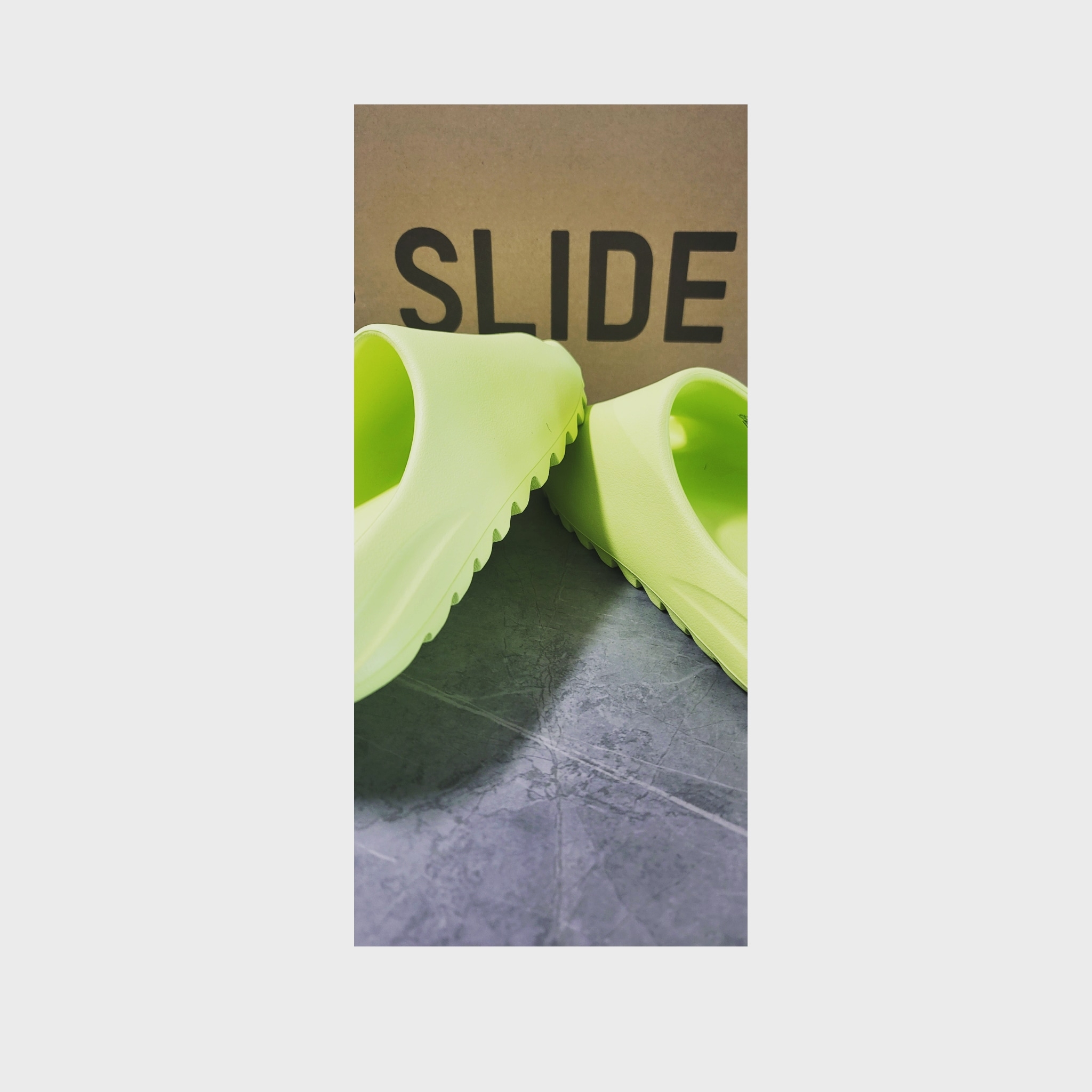 Adidas Yeezy Slide Glow Green 2022/2023 착용 스타일