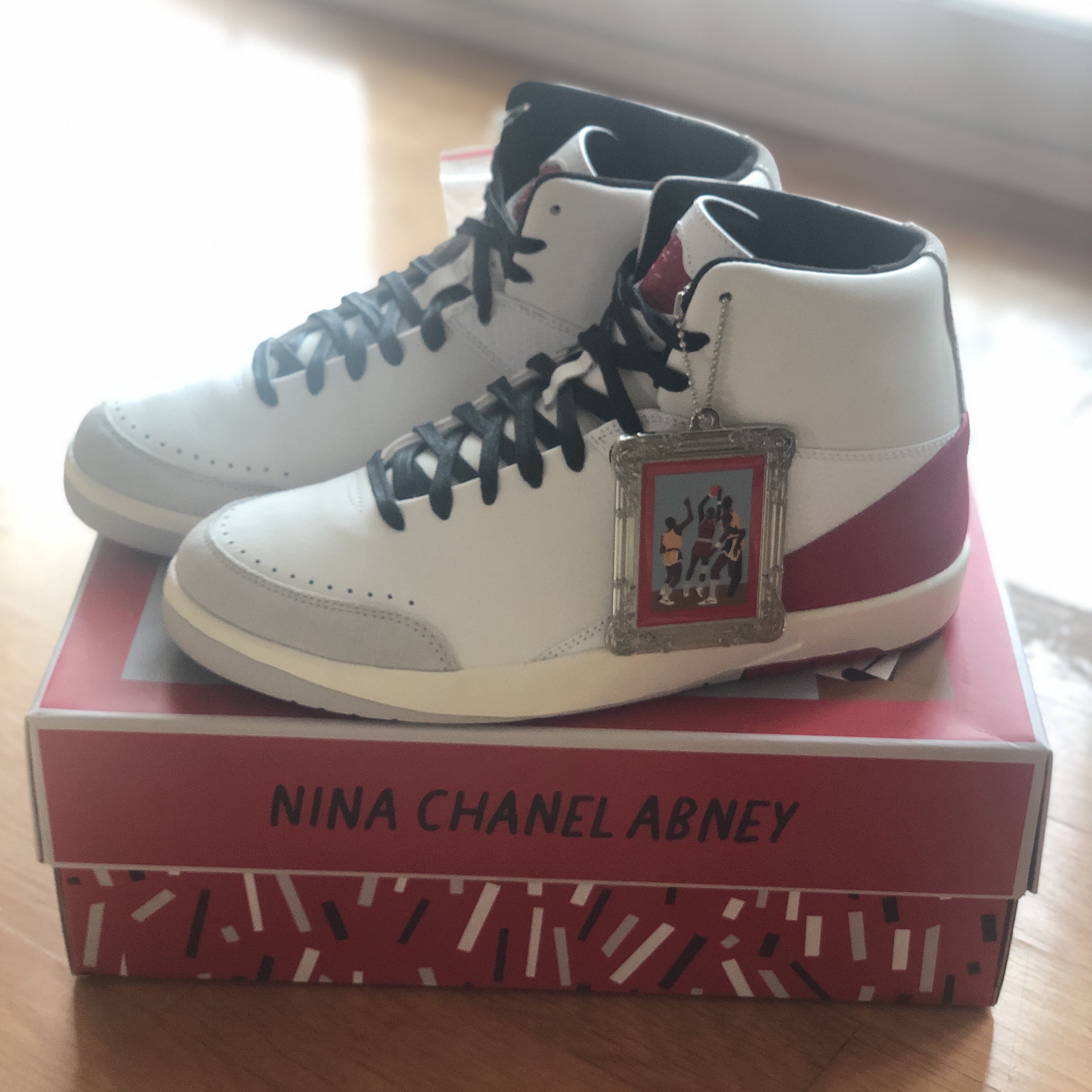 (W) Jordan 2 x Nina Chanel Abney Retro SE White and Gym Red 착용 스타일