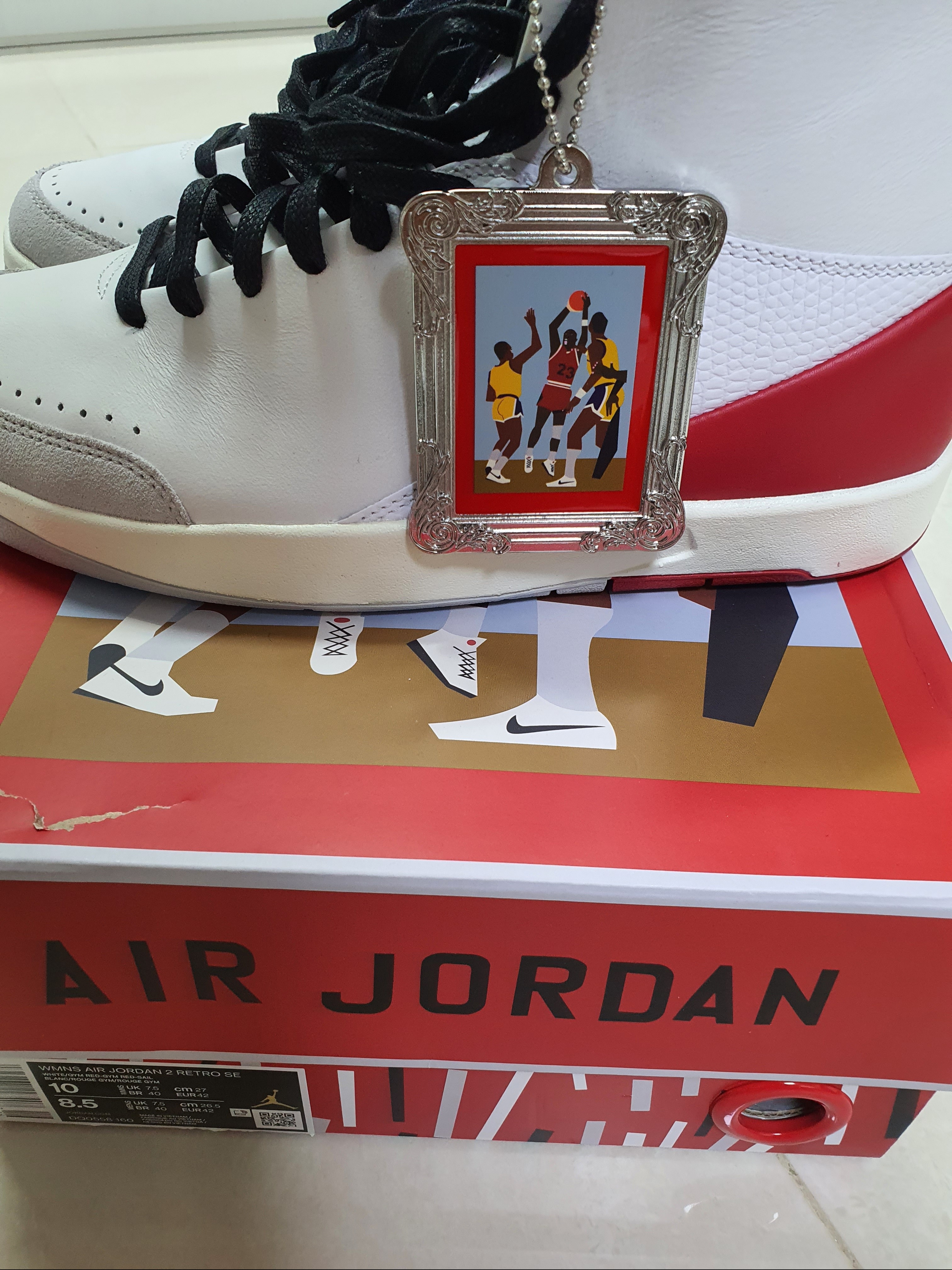 (W) Jordan 2 x Nina Chanel Abney Retro SE White and Gym Red 착용 스타일 - 3