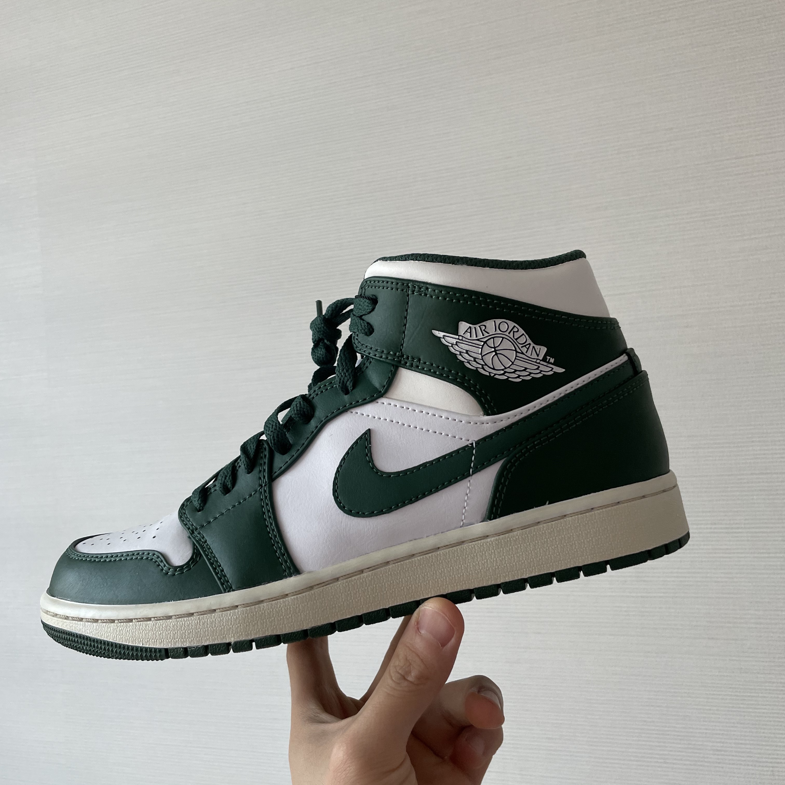 Jordan 1 Mid Triple White, Jordan 1 Mid Sonics 2021 착용 스타일 - 2