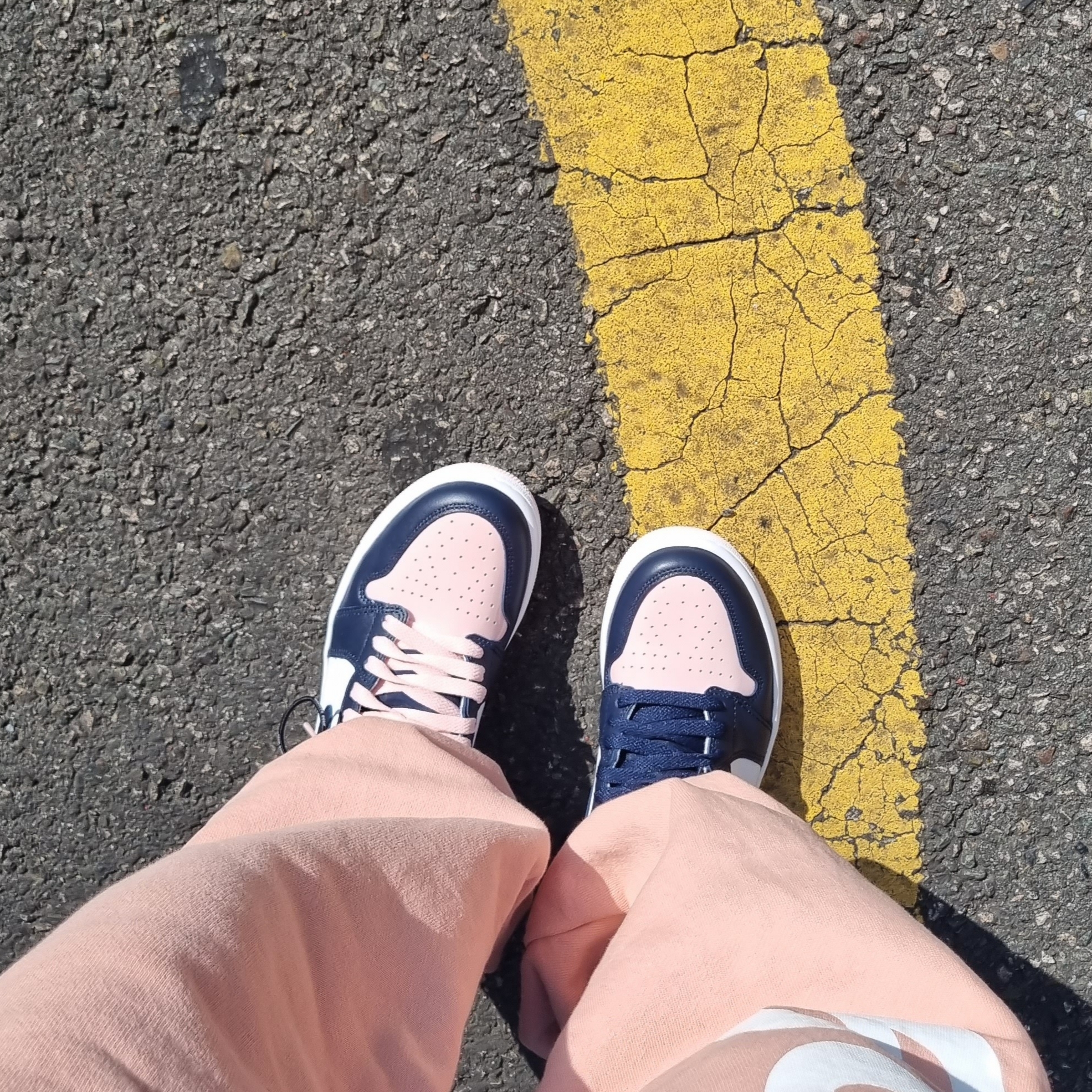 (W) Jordan 1 Retro High OG Atmosphere 착용 스타일 - 2