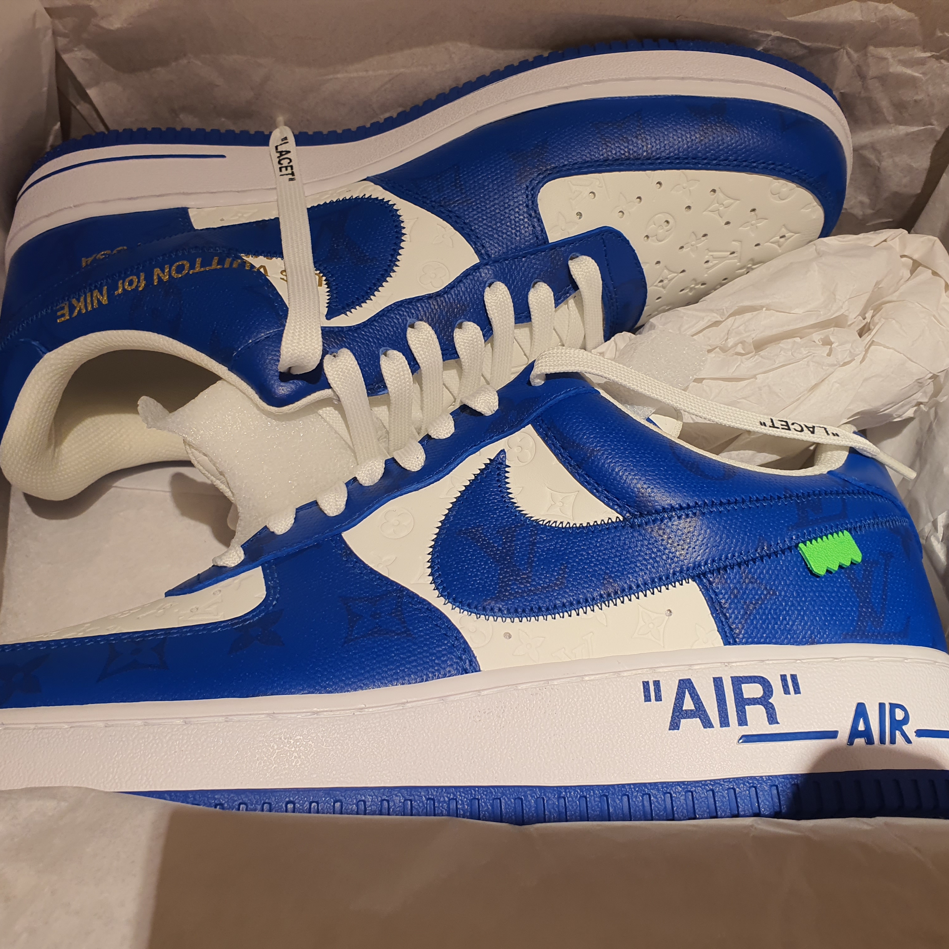 Louis Vuitton x Nike Air Force 1 Low by Virgil Abloh White Team Royal 착용 스타일