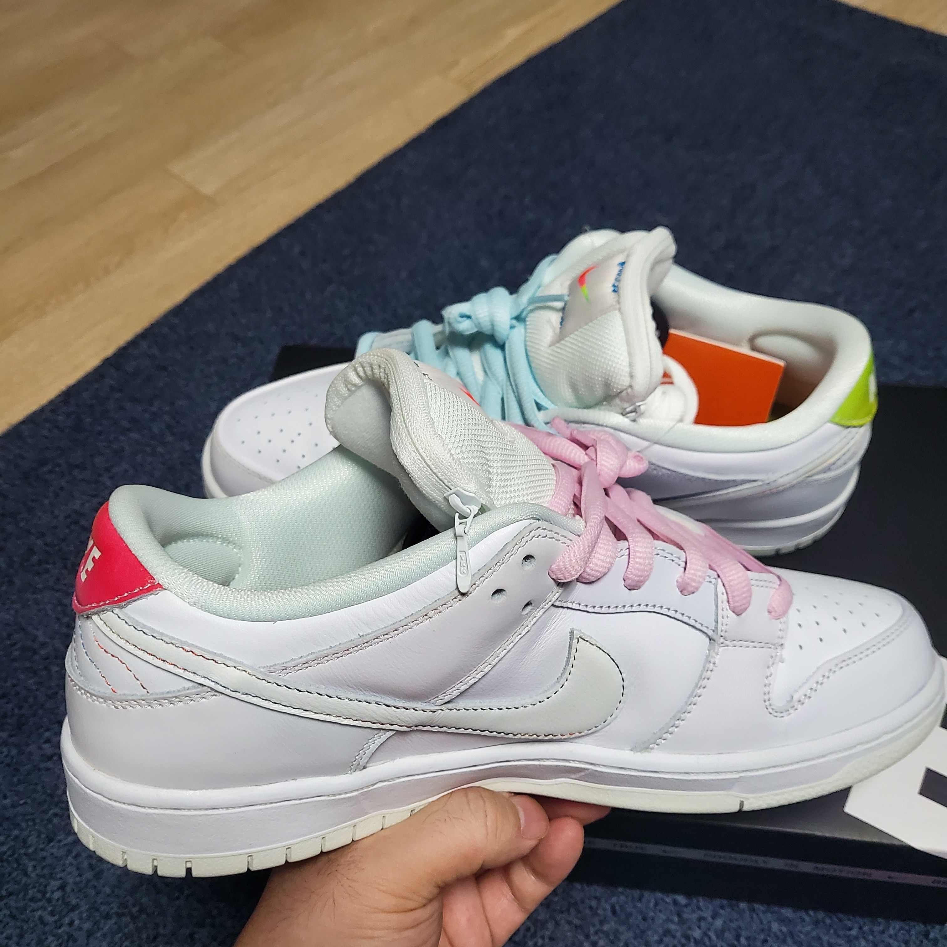 Nike SB Dunk Low Pro Be True 착용 스타일 - 2