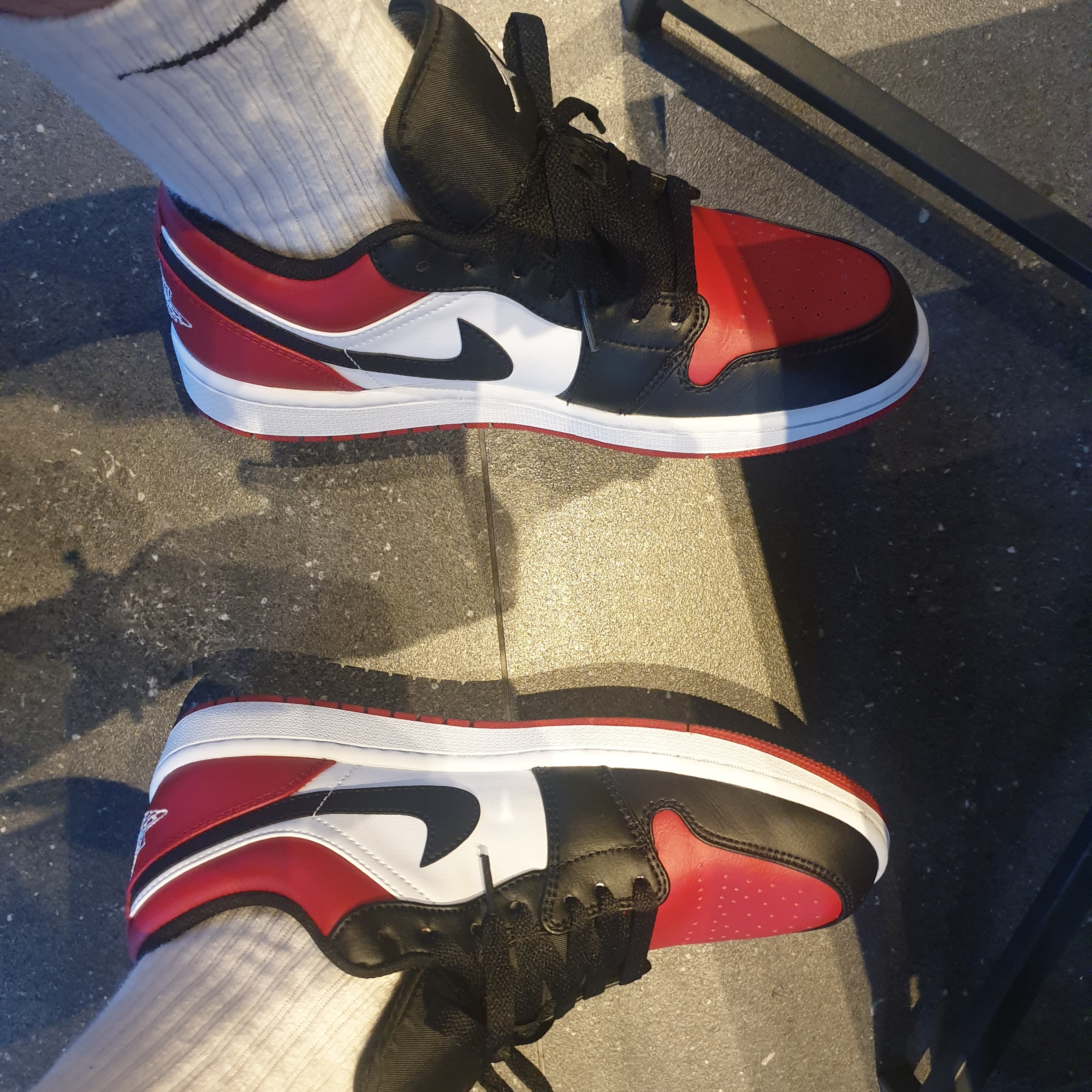 Jordan 1 Low Bred Toe 착용 스타일 - 1