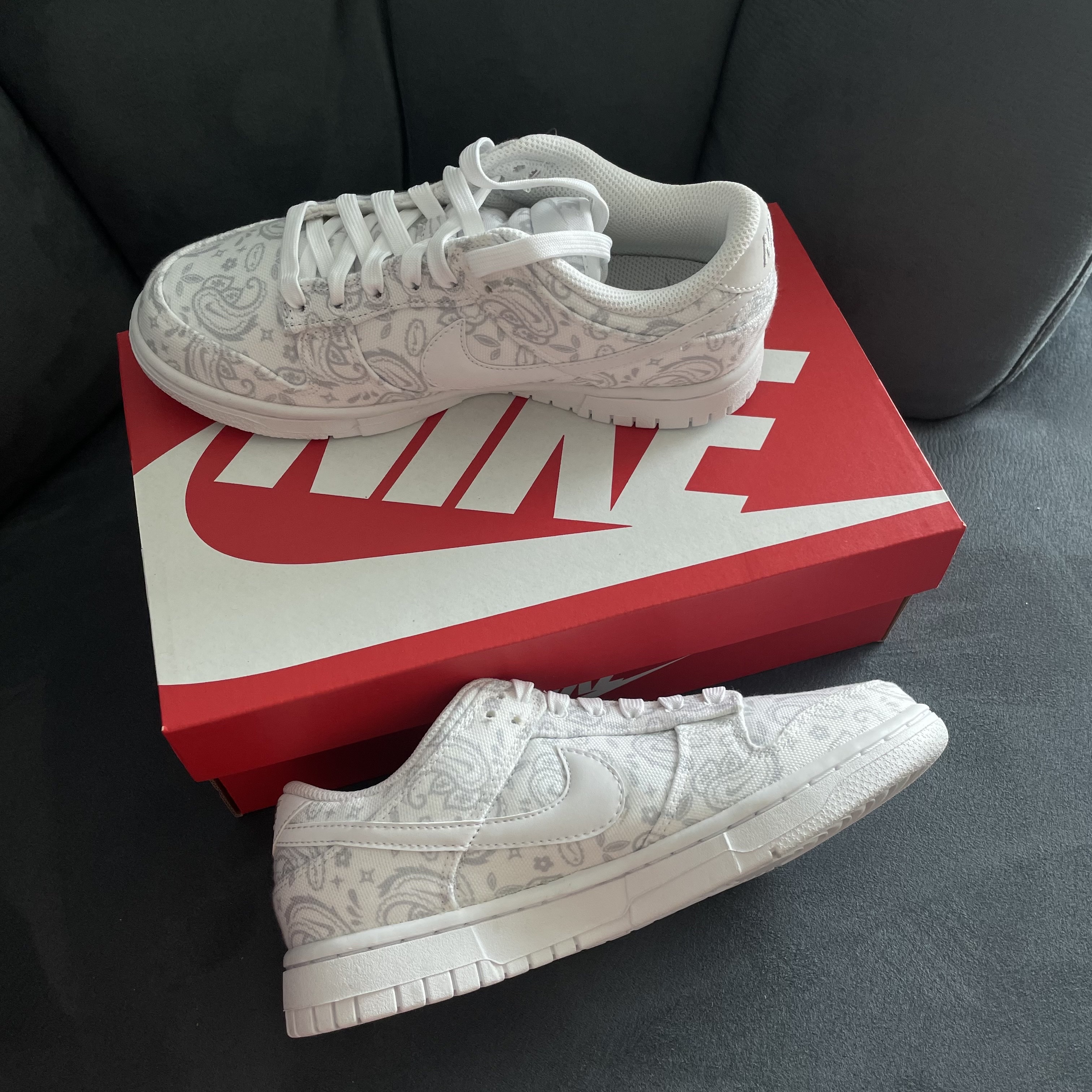 (W) Nike Dunk Low Essential White Paisley 착용 스타일 - 2