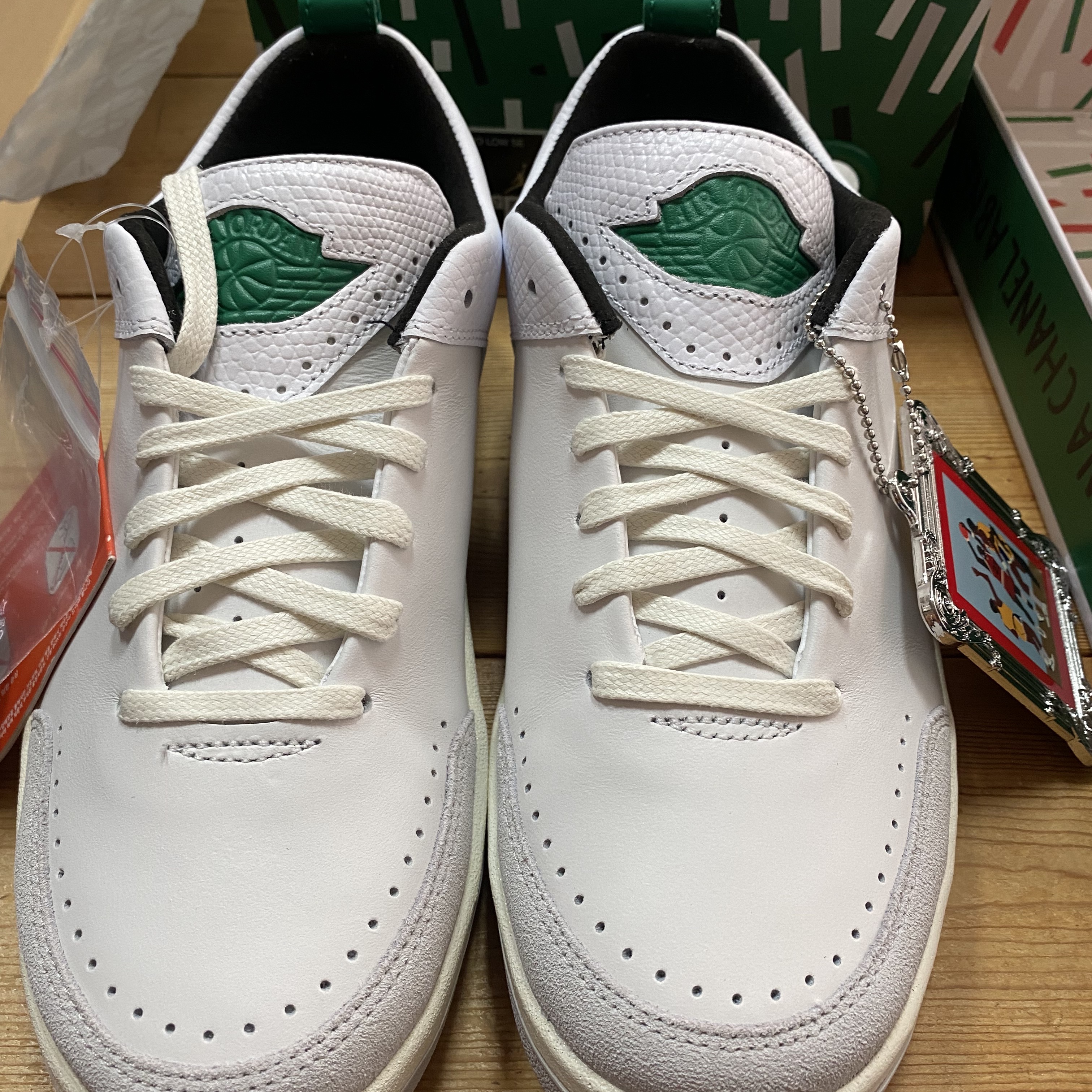 (W) Jordan 2 x Nina Chanel Abney Retro Low SE White and Malachite 착용 스타일 - 4