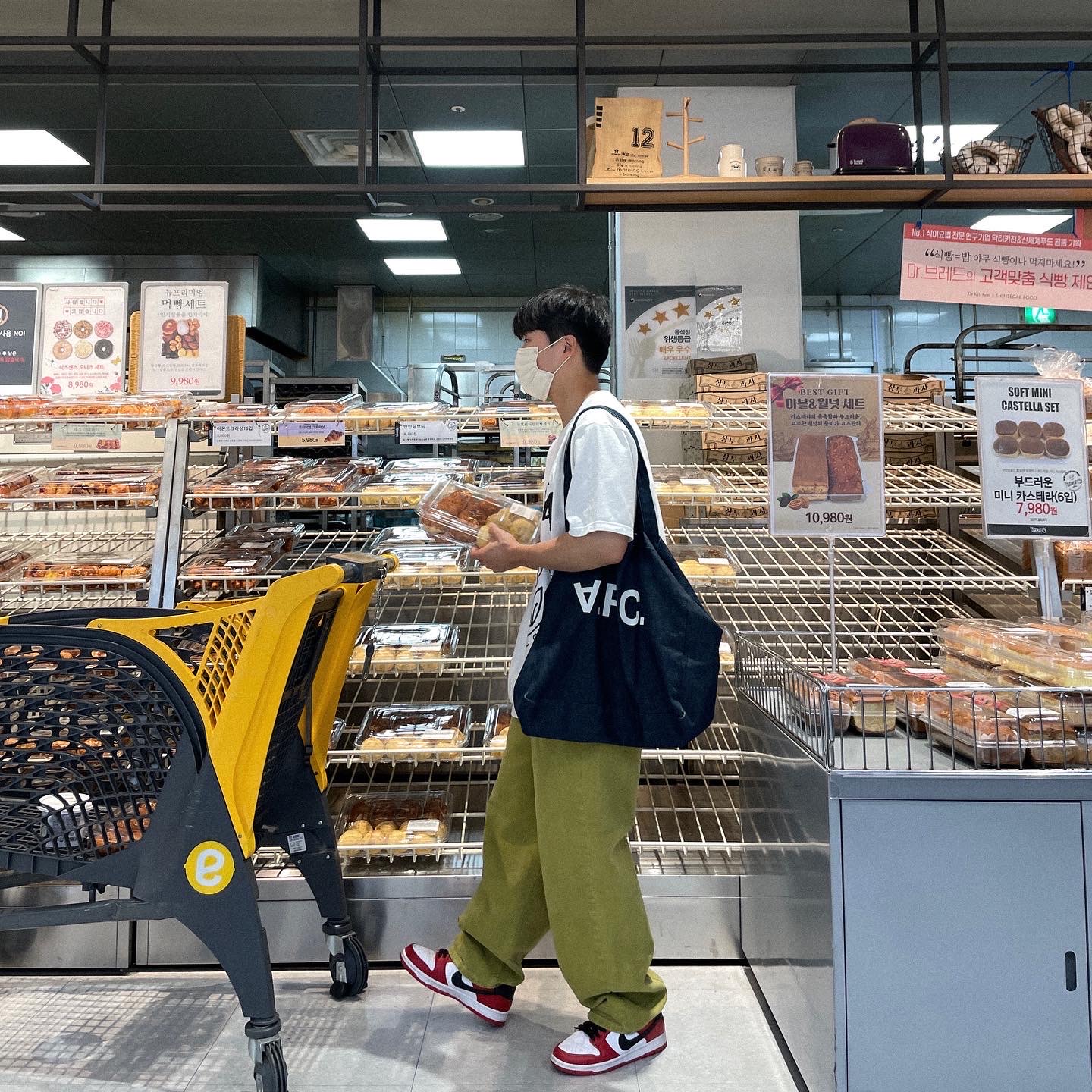 Stussy x Marc Jacobs 40 WT T-Shirt, Nike SB Dunk Low Pro Chicago 착용 스타일 - 2