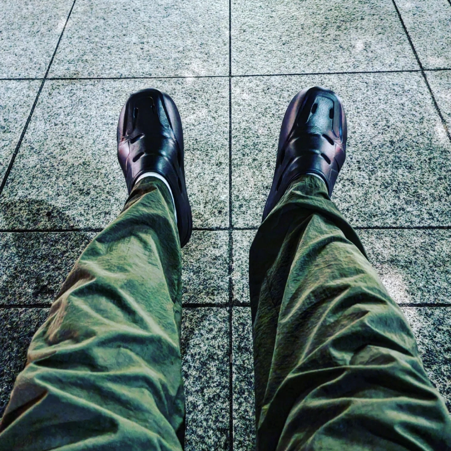 New Balance NB Clog Black 착용 스타일