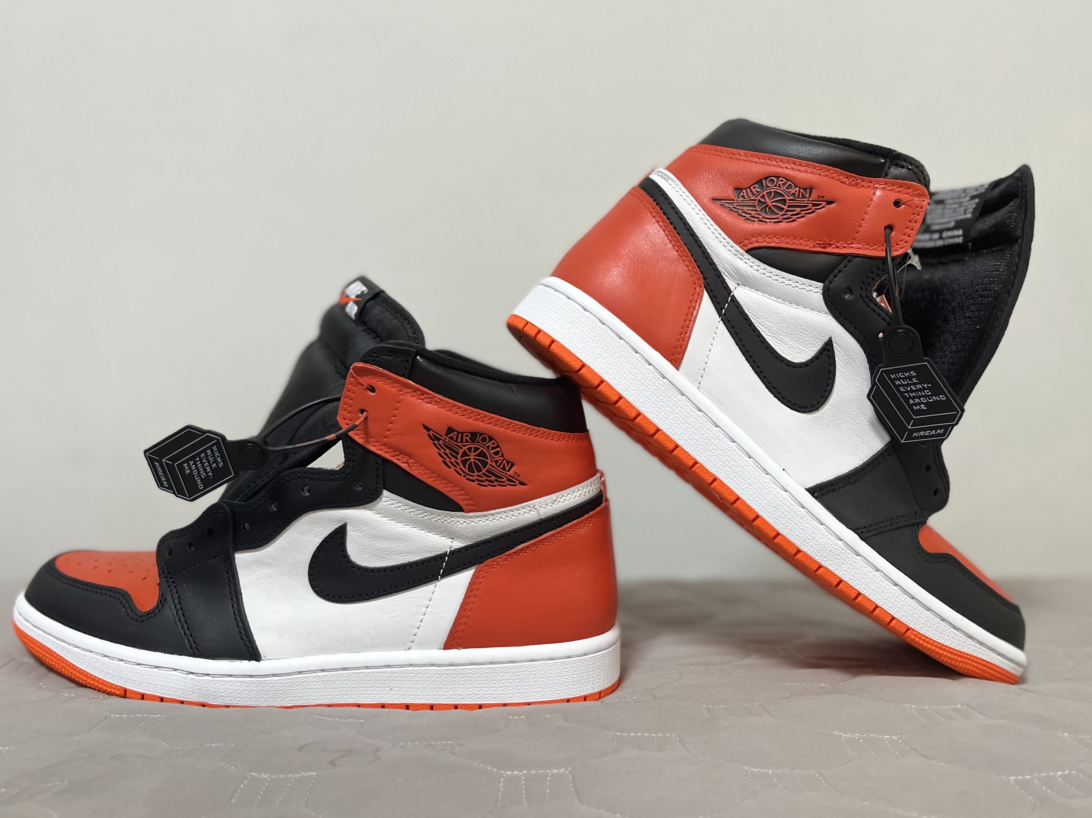 Jordan 1 Retro High OG Electro Orange, (GS) Jordan 1 Retro High OG Electro Orange 착용 스타일 - 2