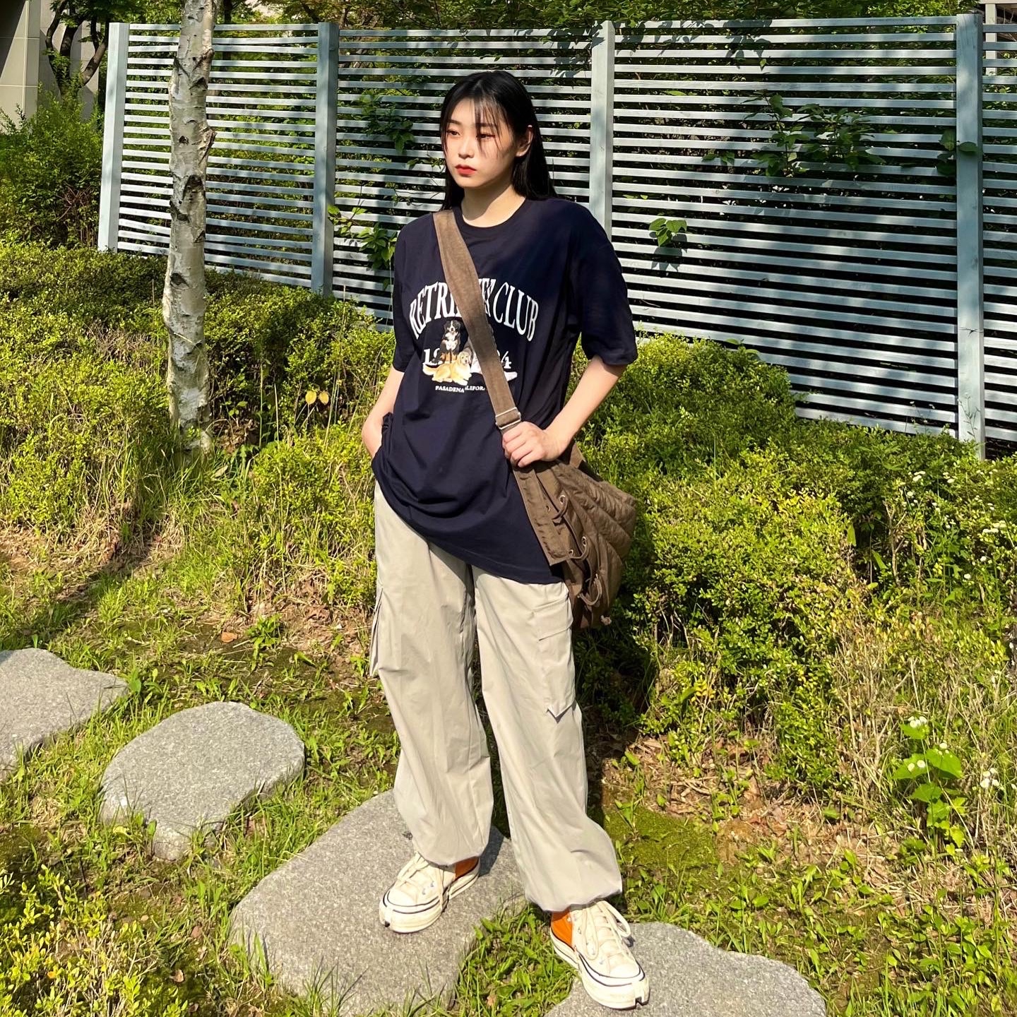 Converse x Feng Chen Wang Chuck 70 2-in-1 Persimmon Orange, Lemaire Soft Crossbody Bag Technical Canvas Earth Brown 착용 스타일