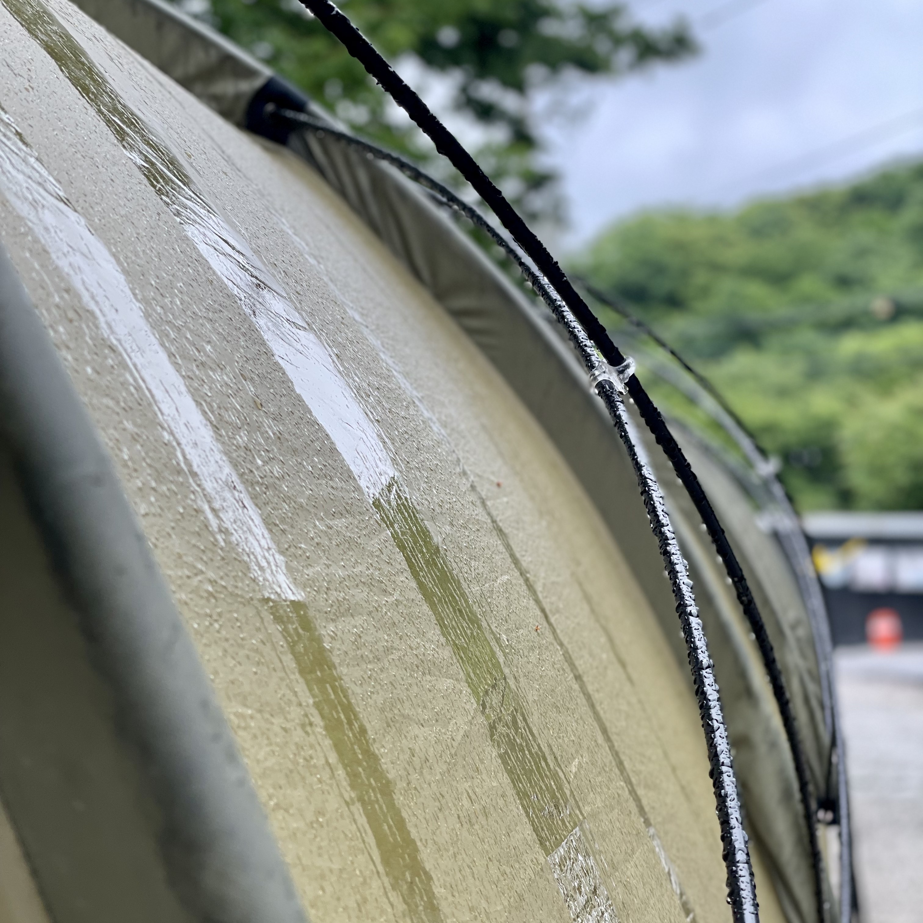 Helinox Tactical Field Tunnel 4.35 Coyote Tan 착용 스타일