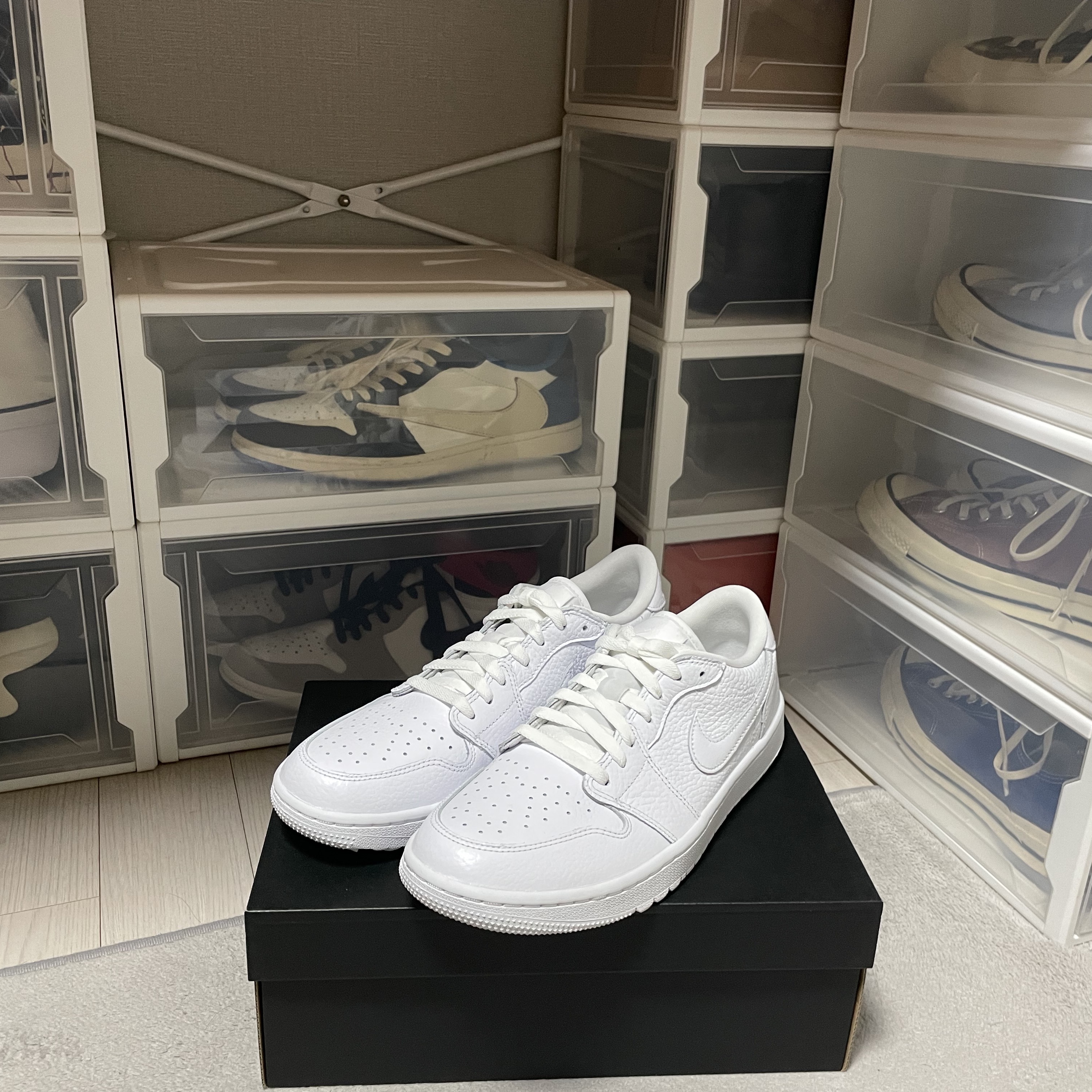 Jordan 1 Low Golf Triple White 착용 스타일 - 3
