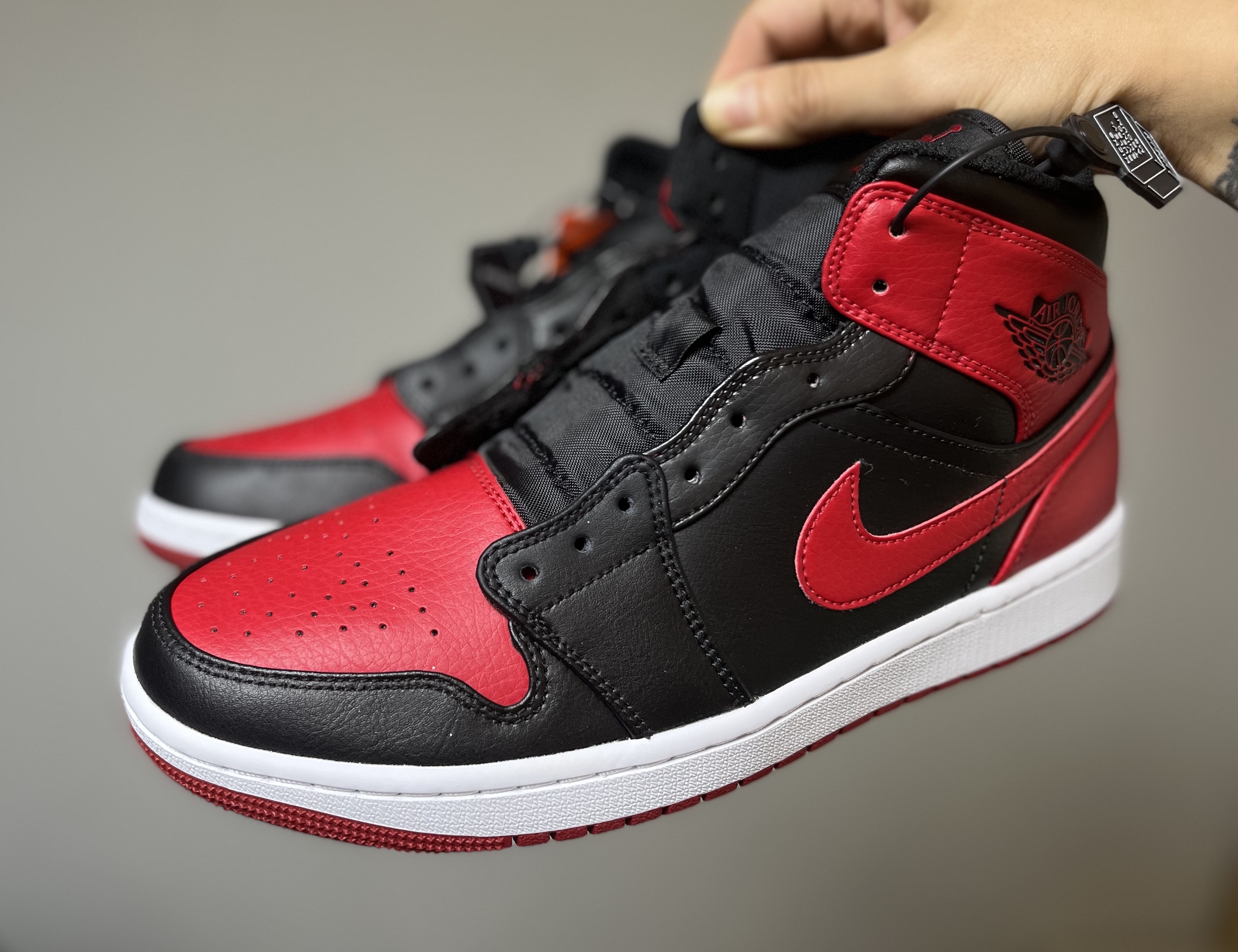 Jordan 1 Mid Bred Banned 2020 착용 스타일