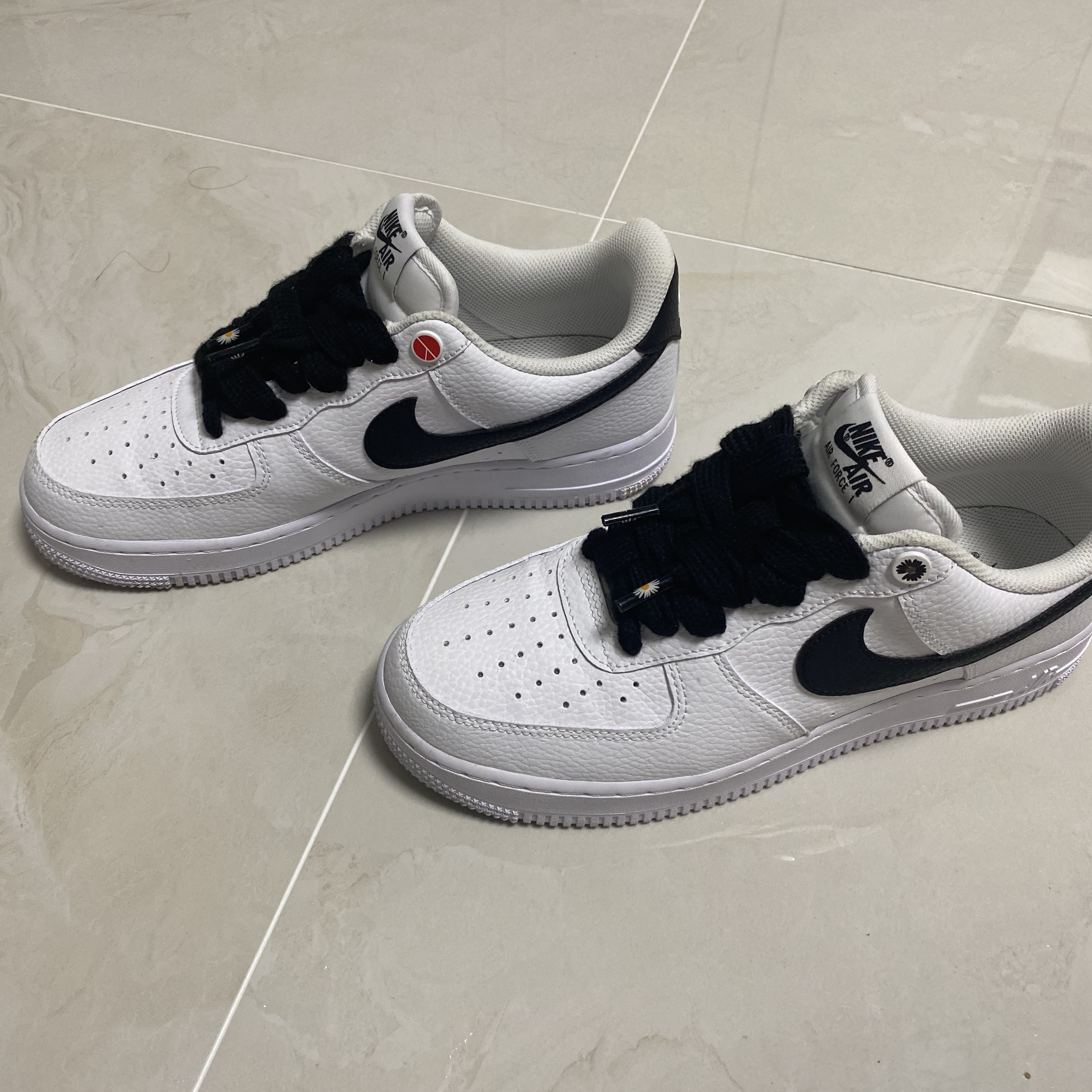 Nike Air Force 1 '07 White Black 착용 스타일 - 3