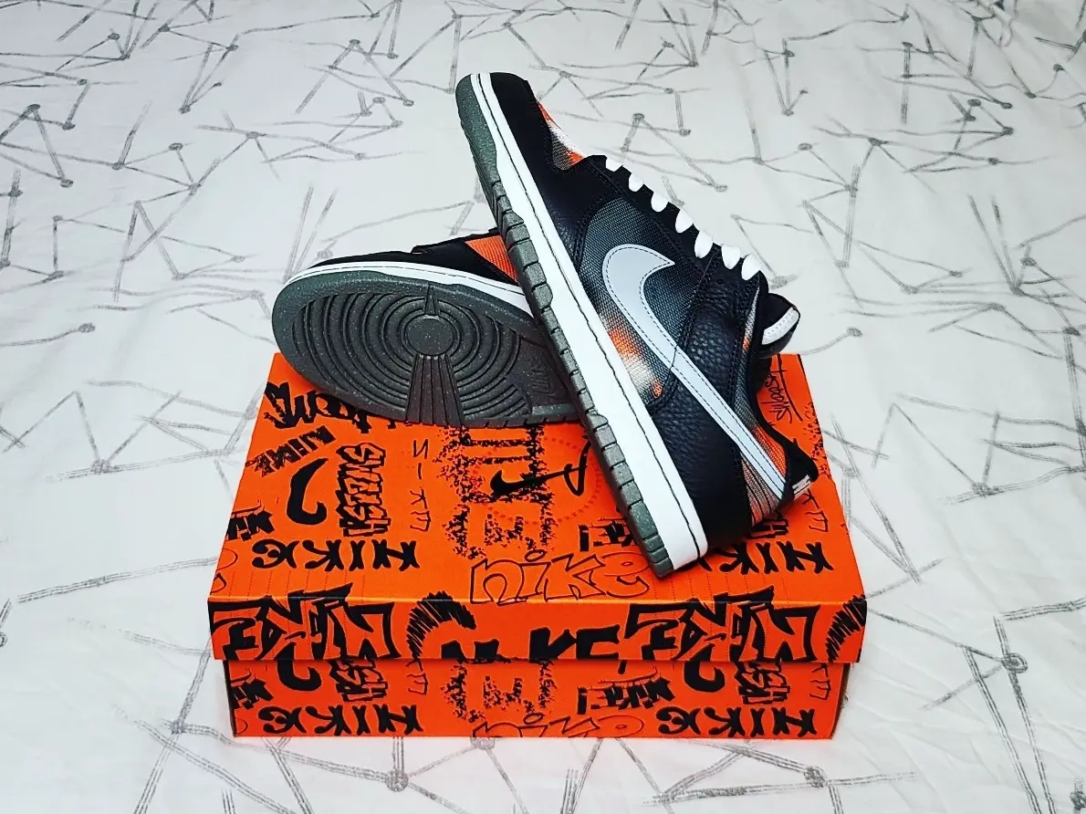 Nike Dunk Low Retro PRM Black and Tumbled Grey 착용 스타일 - 4