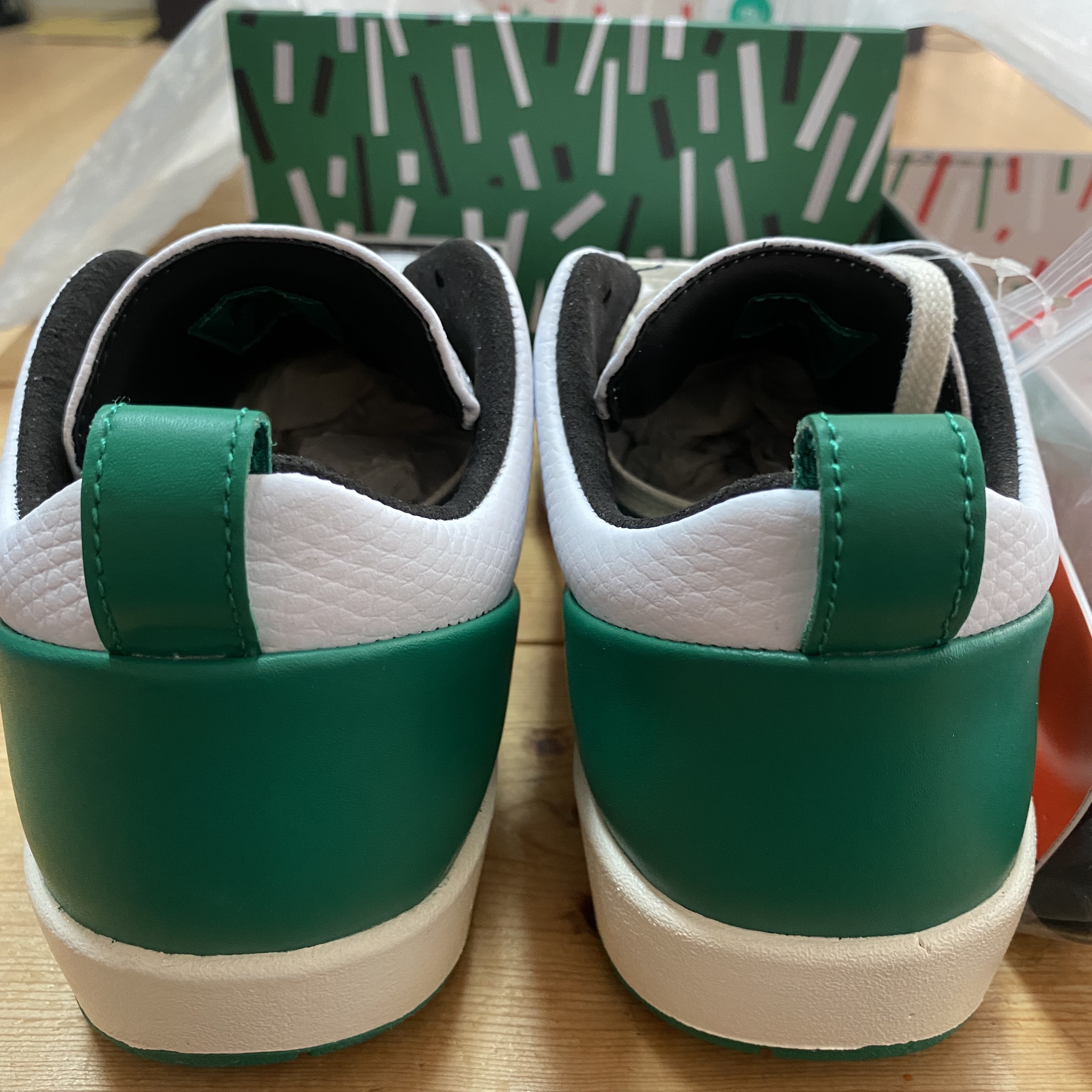 (W) Jordan 2 x Nina Chanel Abney Retro Low SE White and Malachite 착용 스타일 - 3