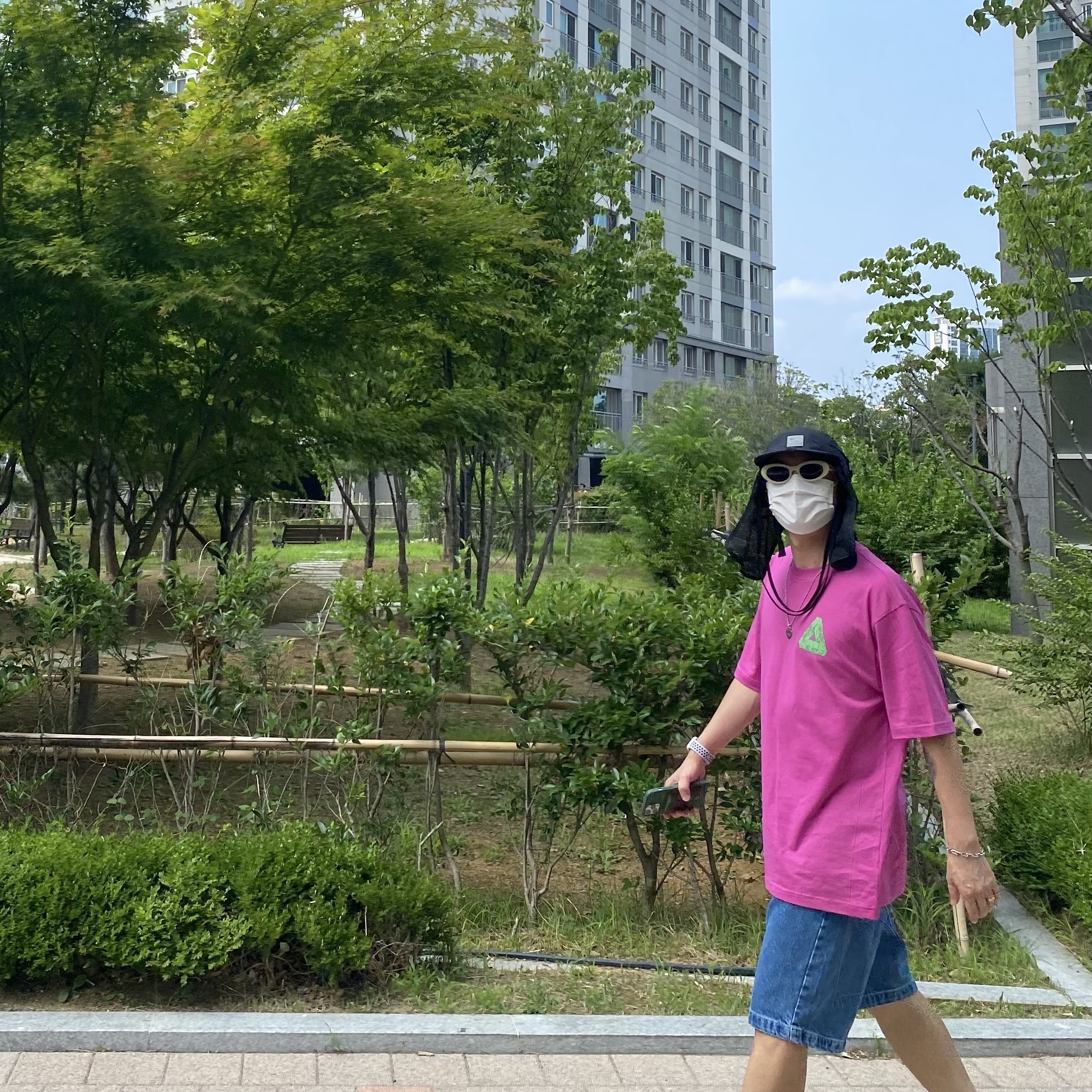 Nike x Matthew M Williams NRG AW84 Cap Black, Palace Tri-Slime T-Shirt Pink - 21SS 착용 스타일 - 2