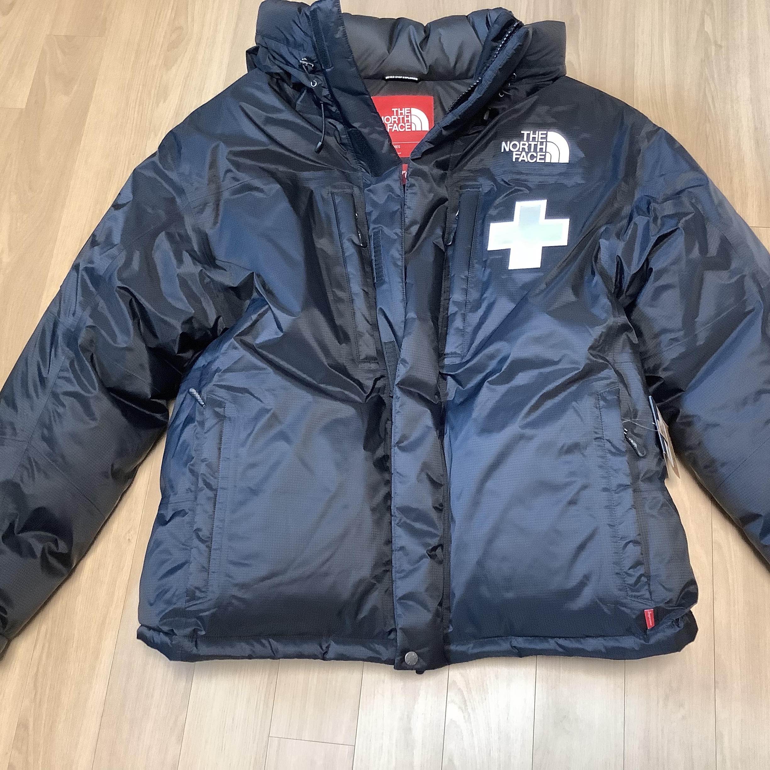 Supreme x The North Face Summit Series Rescue Baltoro Jacket Black - 22SS 착용 스타일 - 1