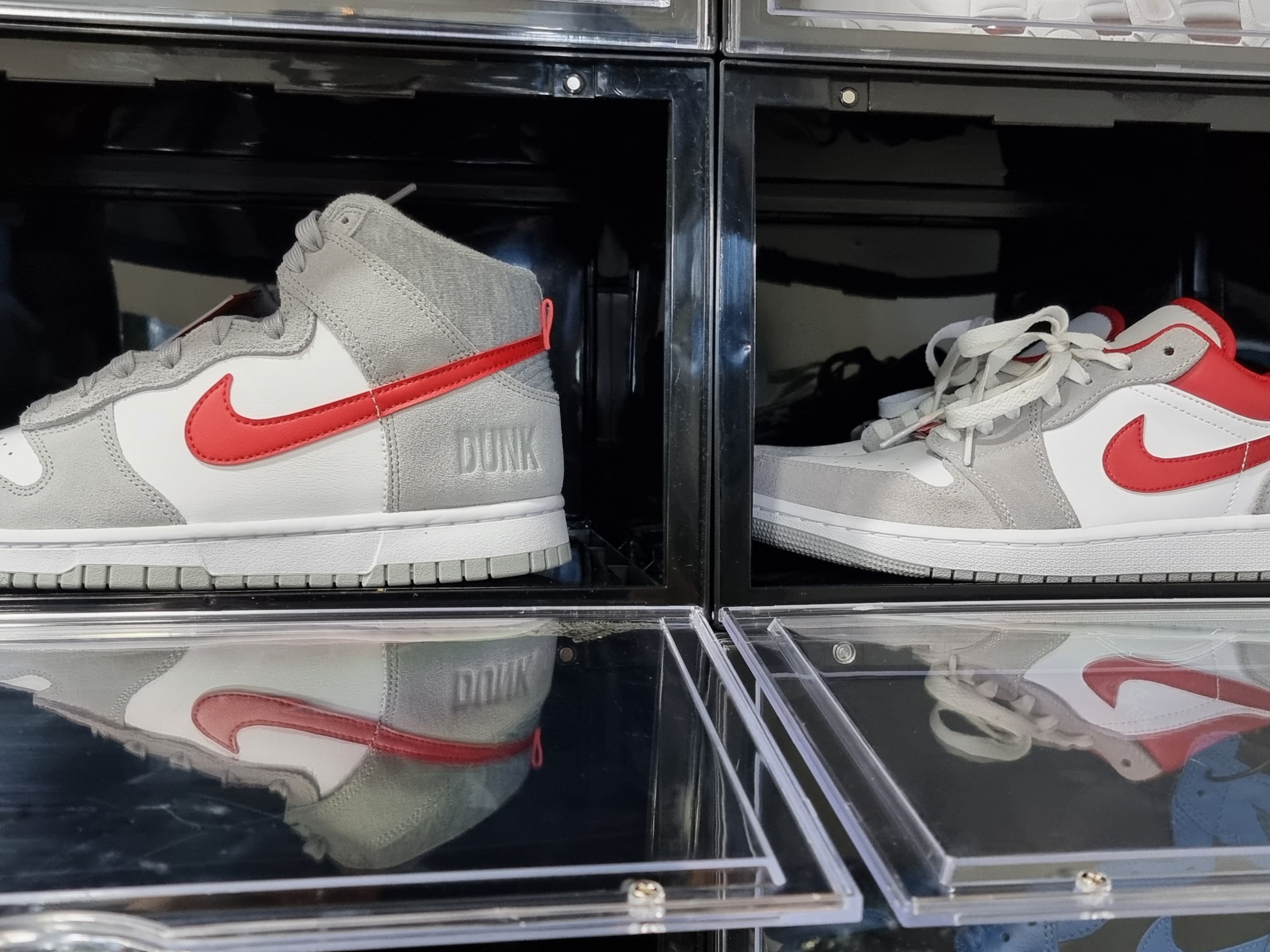 Nike Dunk High Retro SE Athletic Club Light Smoke Grey Gym Red 착용 스타일 - 3