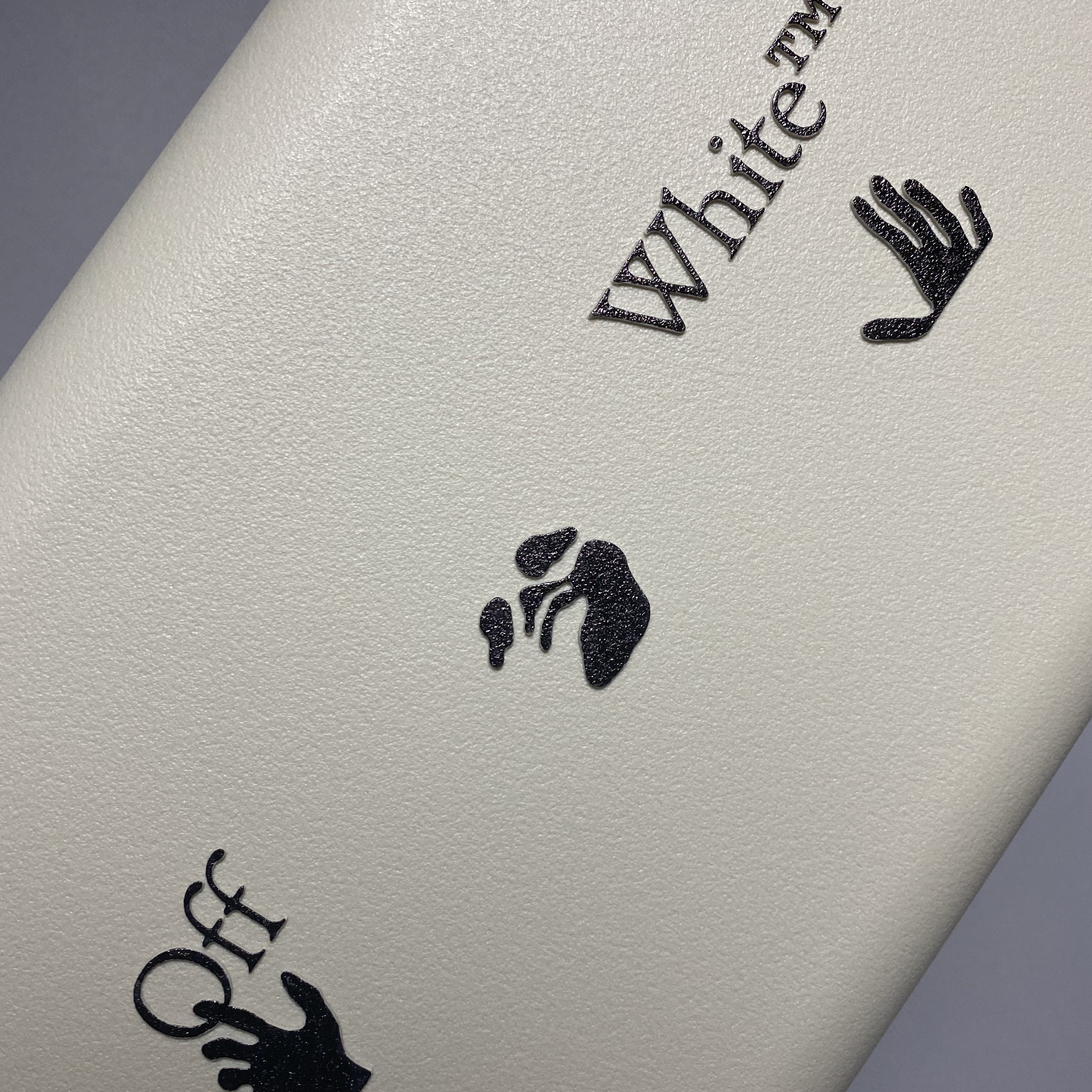 Off-White x Amore Pacific Protection Box (Without Cosmetics) 착용 스타일