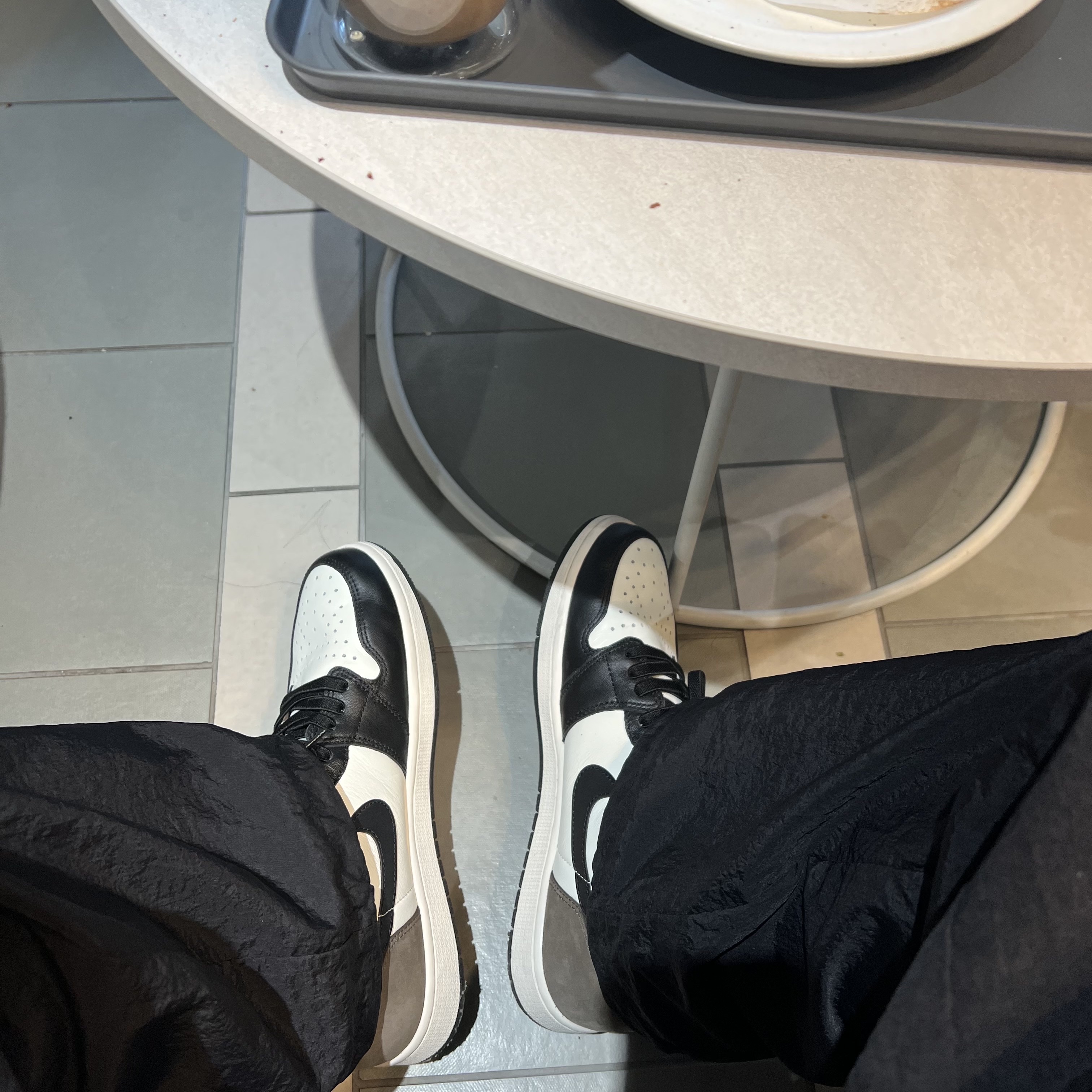 Jordan 1 Retro High OG Black Mocha, Adidas Yeezy 500 Salt 착용 스타일 - 3