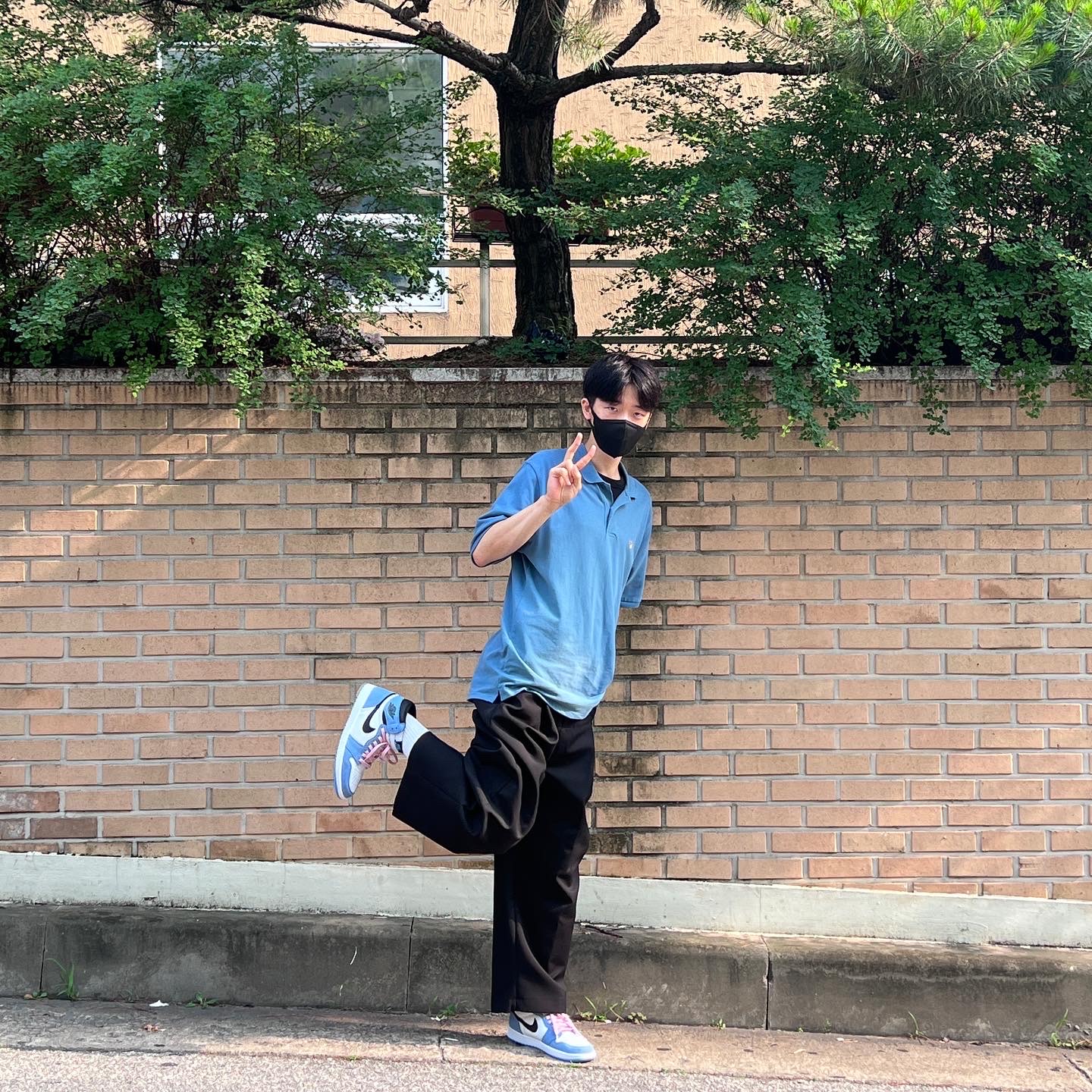 Jordan 1 Retro High OG University Blue 착용 스타일