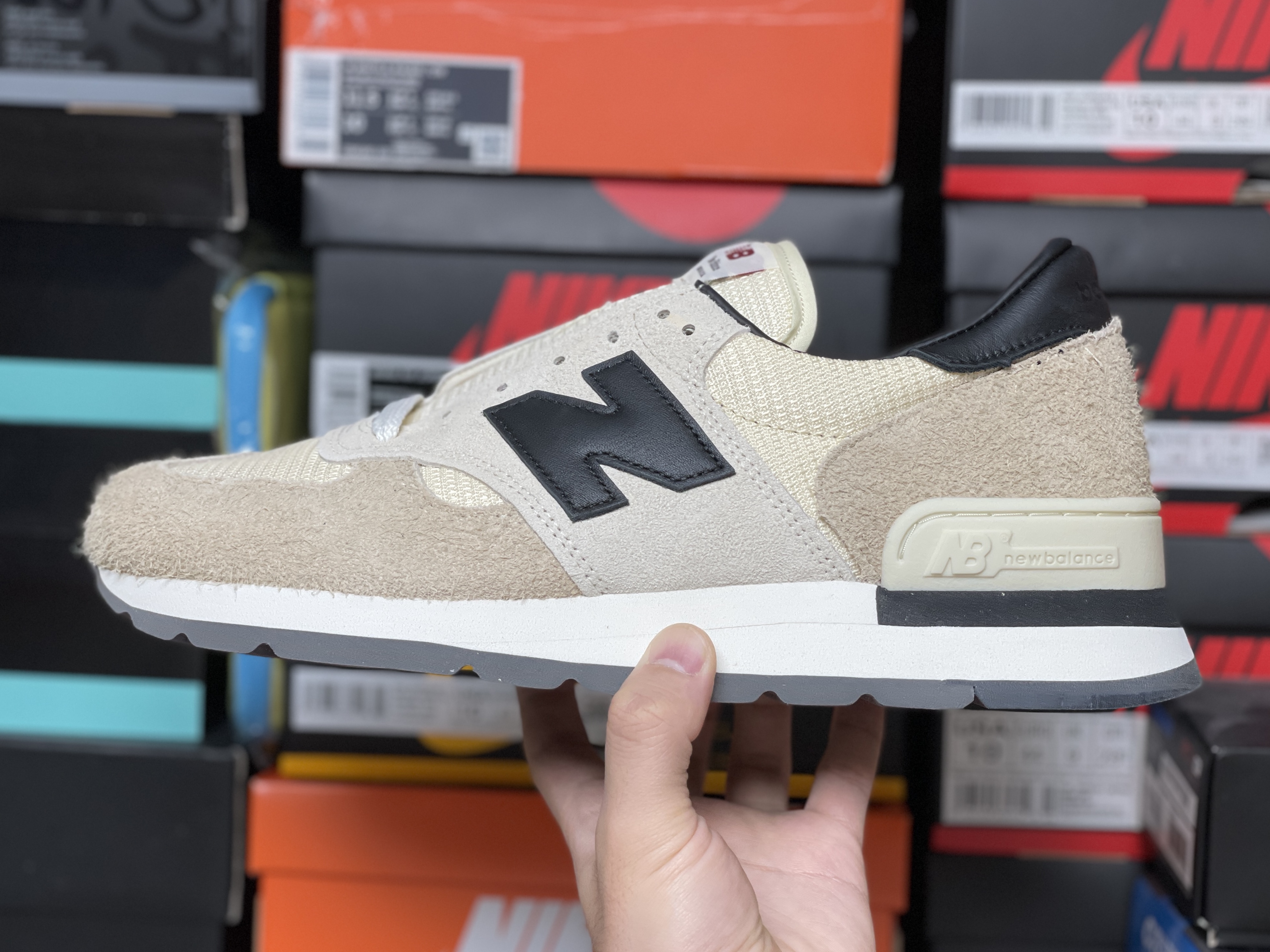 New Balance 990v1 Made in USA Incense Macadamia Nut 착용 스타일
