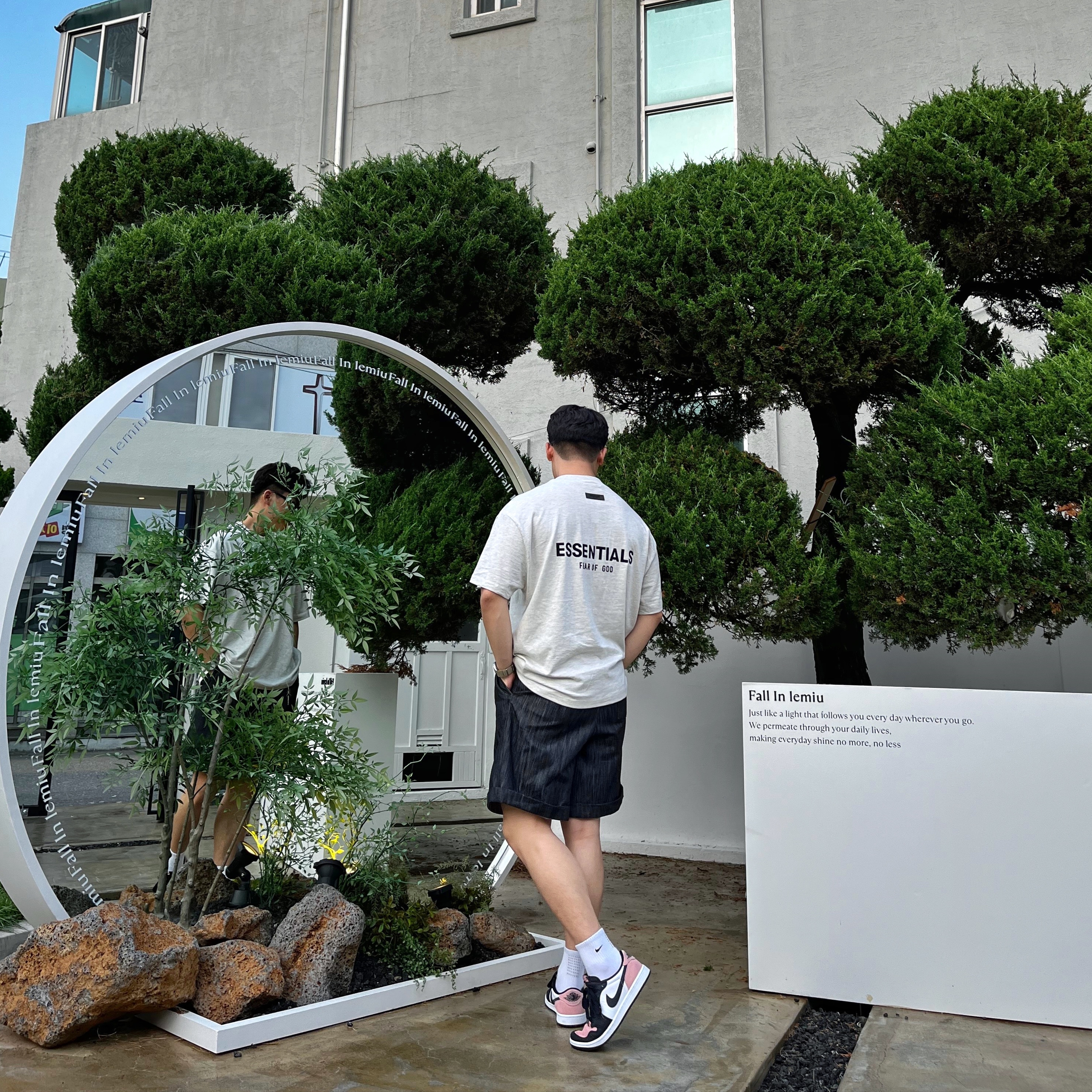 Essentials The Core Collection T-Shirt Light Oatmeal, Jordan 1 Retro Low OG Bleached Coral 착용 스타일