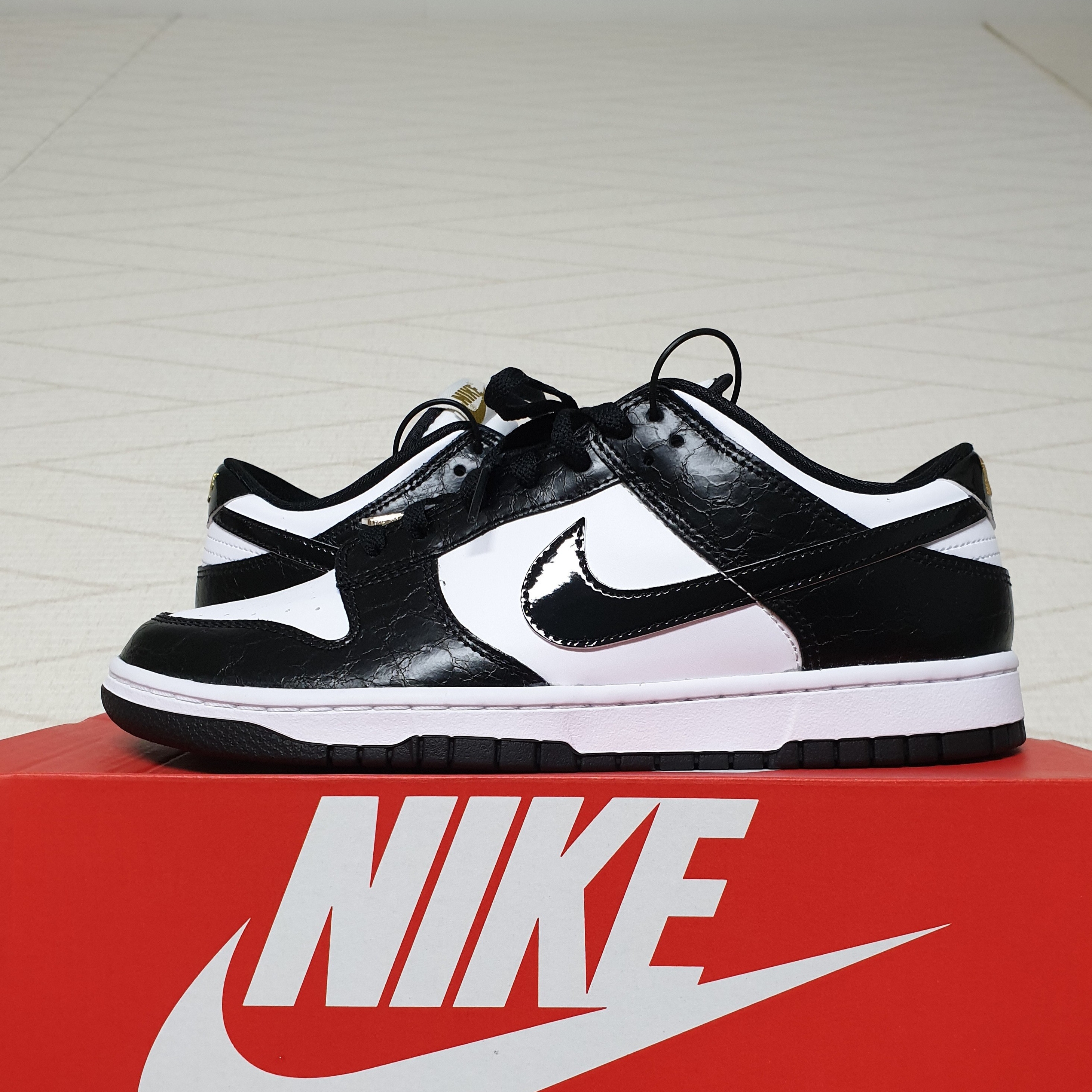 Nike Dunk Low Retro SE Black 착용 스타일 - 3