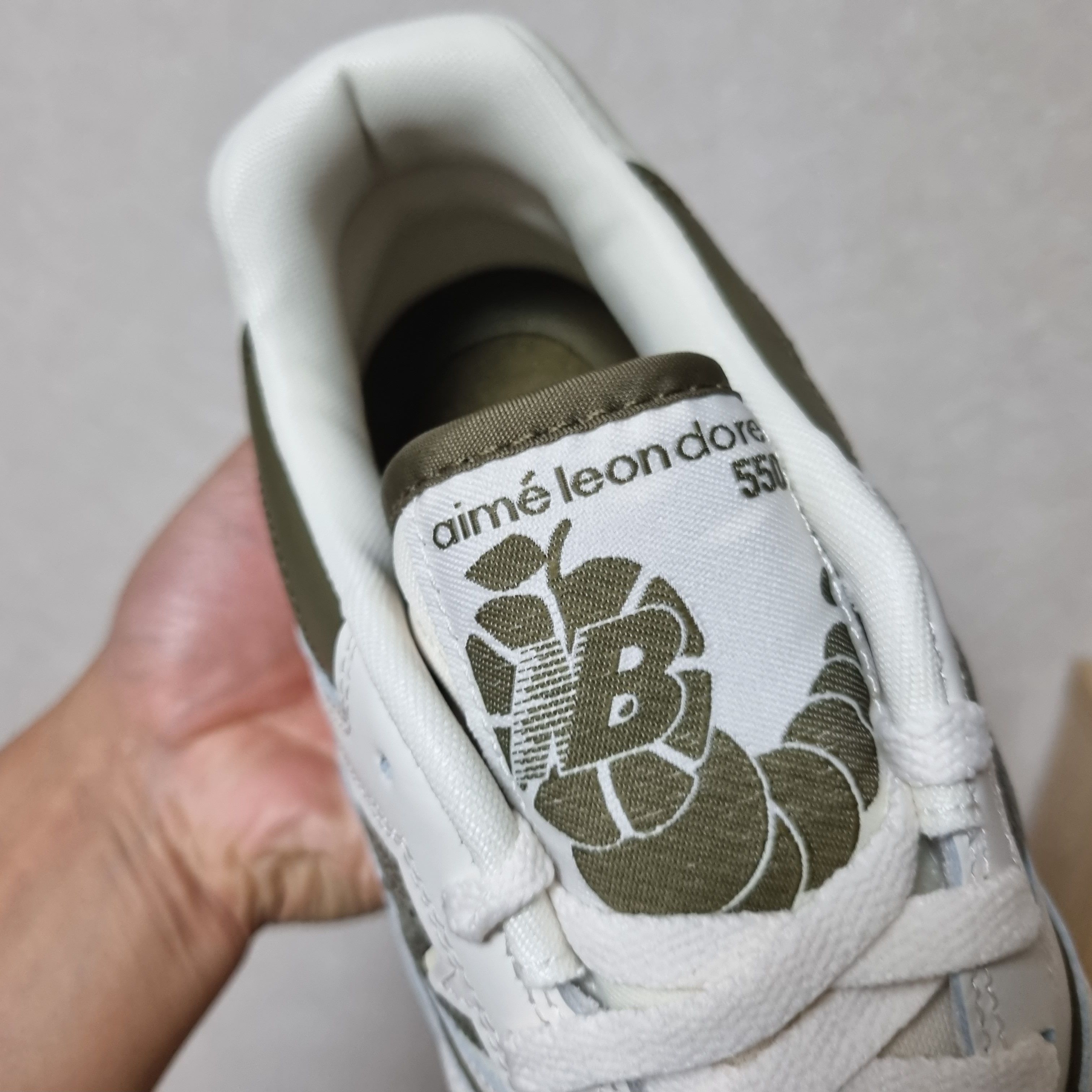New Balance x Aime Leon Dore 550 Olive 착용 스타일 - 3