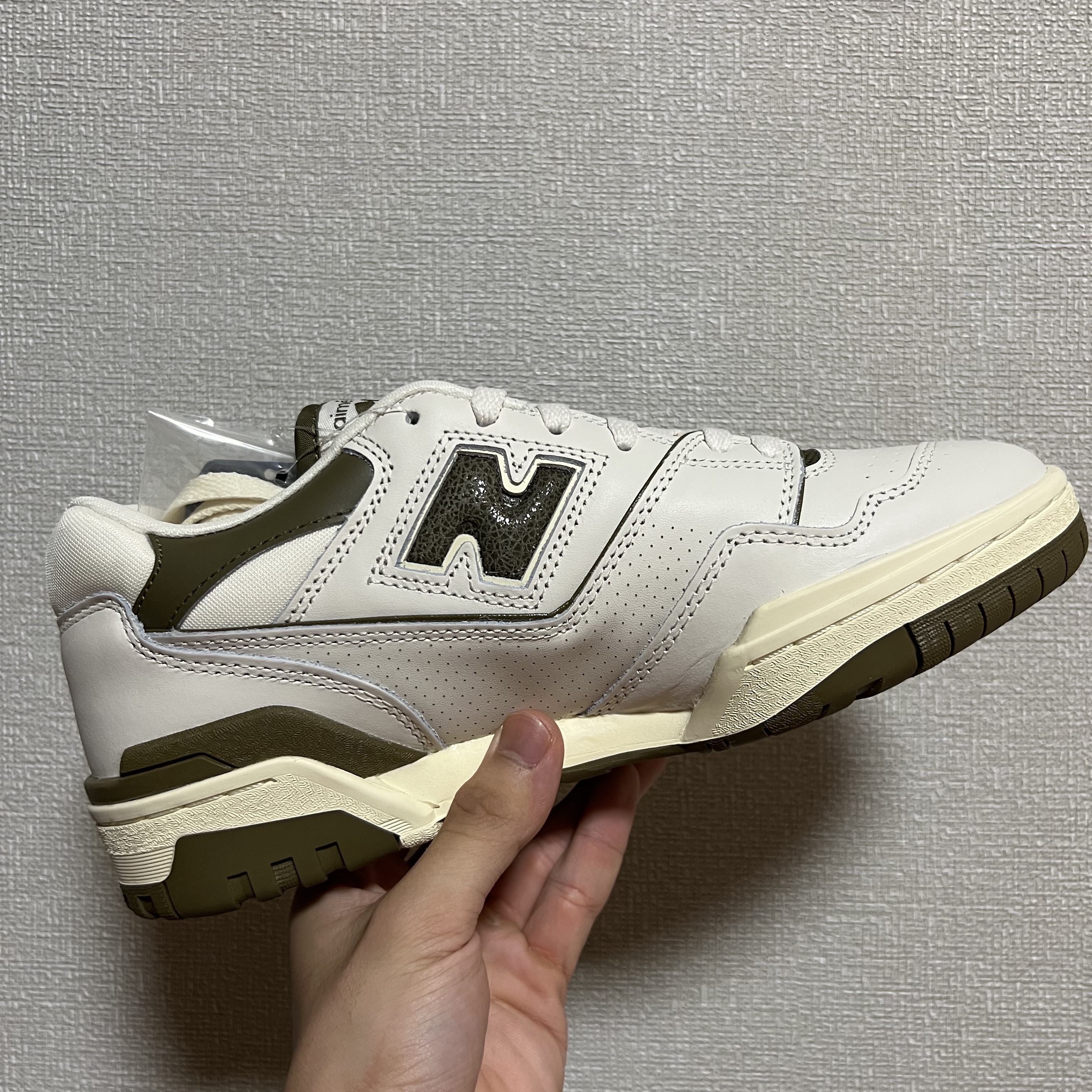 New Balance x Aime Leon Dore 550 Olive, New Balance 550 White - 2E Wide 착용 스타일 - 2
