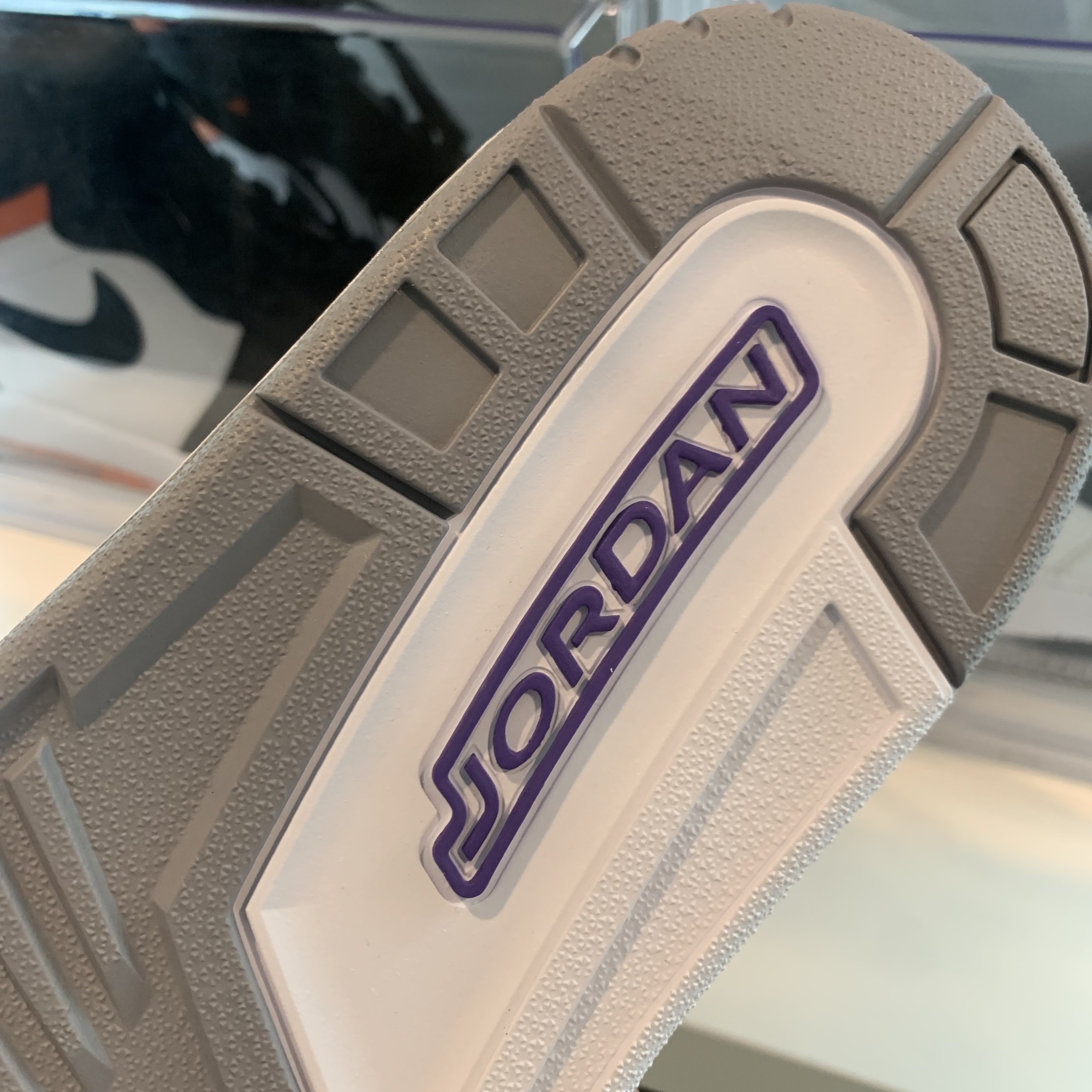 Jordan 3 Retro Dark Iris 착용 스타일 - 2