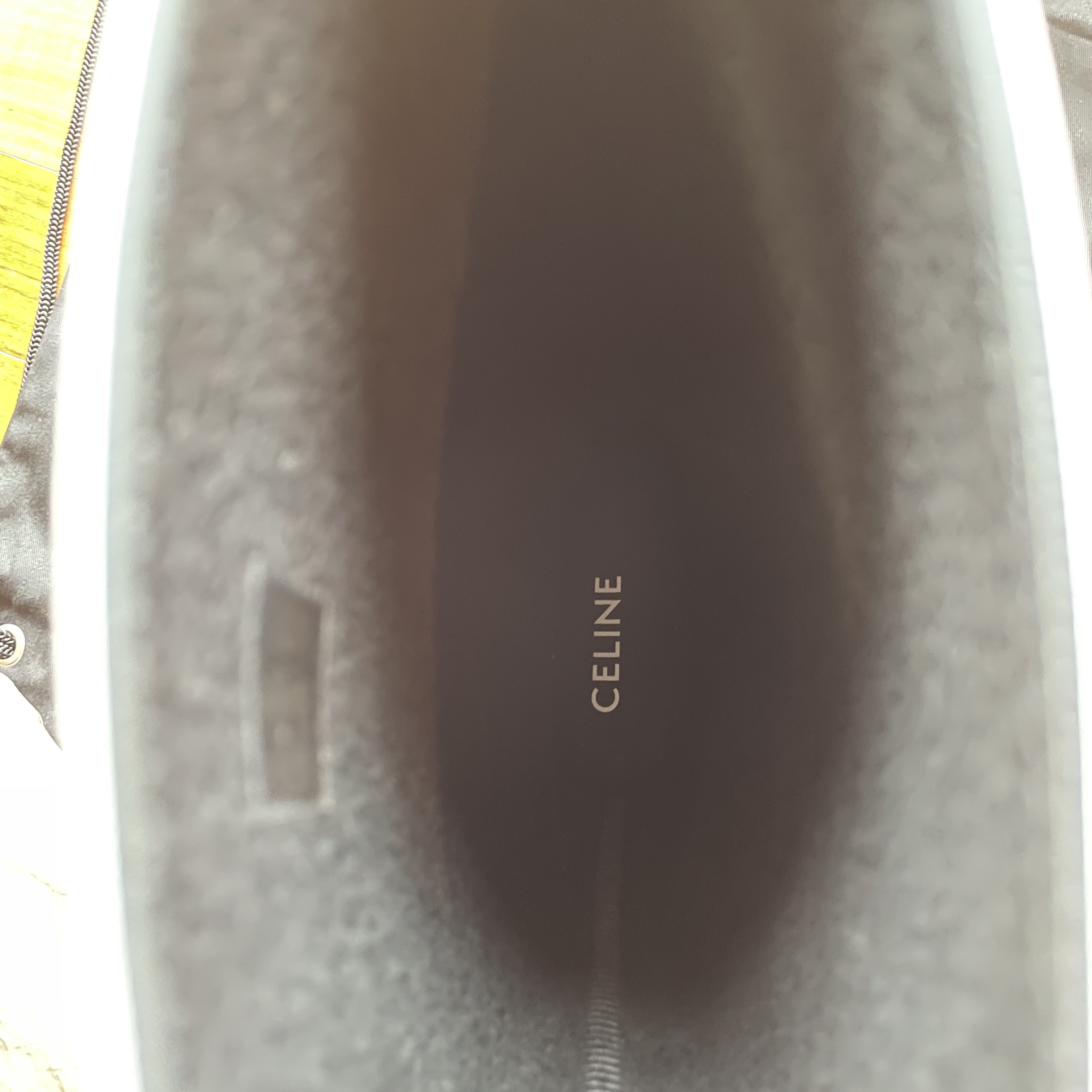 (W) Celine Flat Mid Boot Les Bottles De Pont Celine in Natural Rubber Navy 착용 스타일 - 4