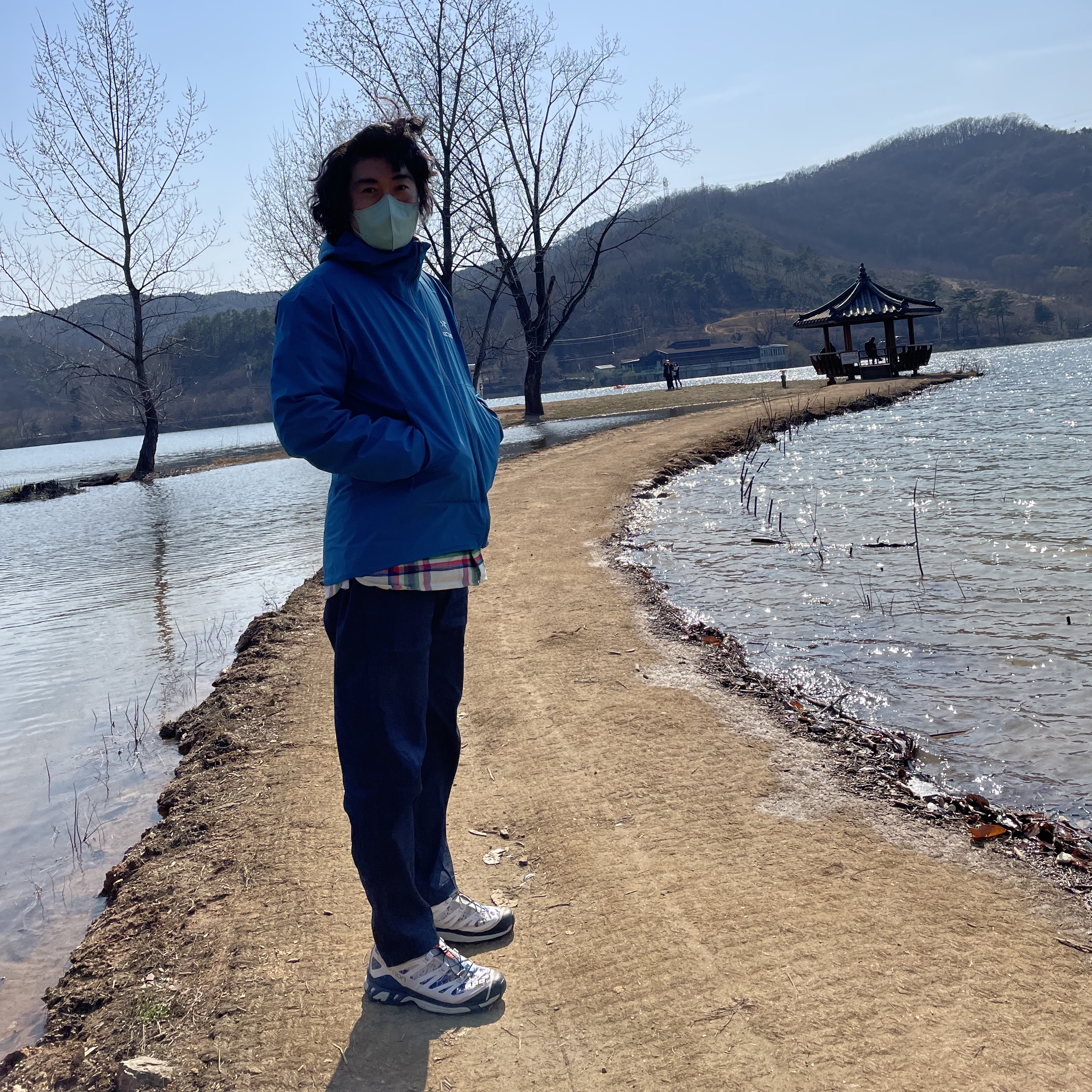 Salomon XT-4 ADV Vanilla Ice 착용 스타일