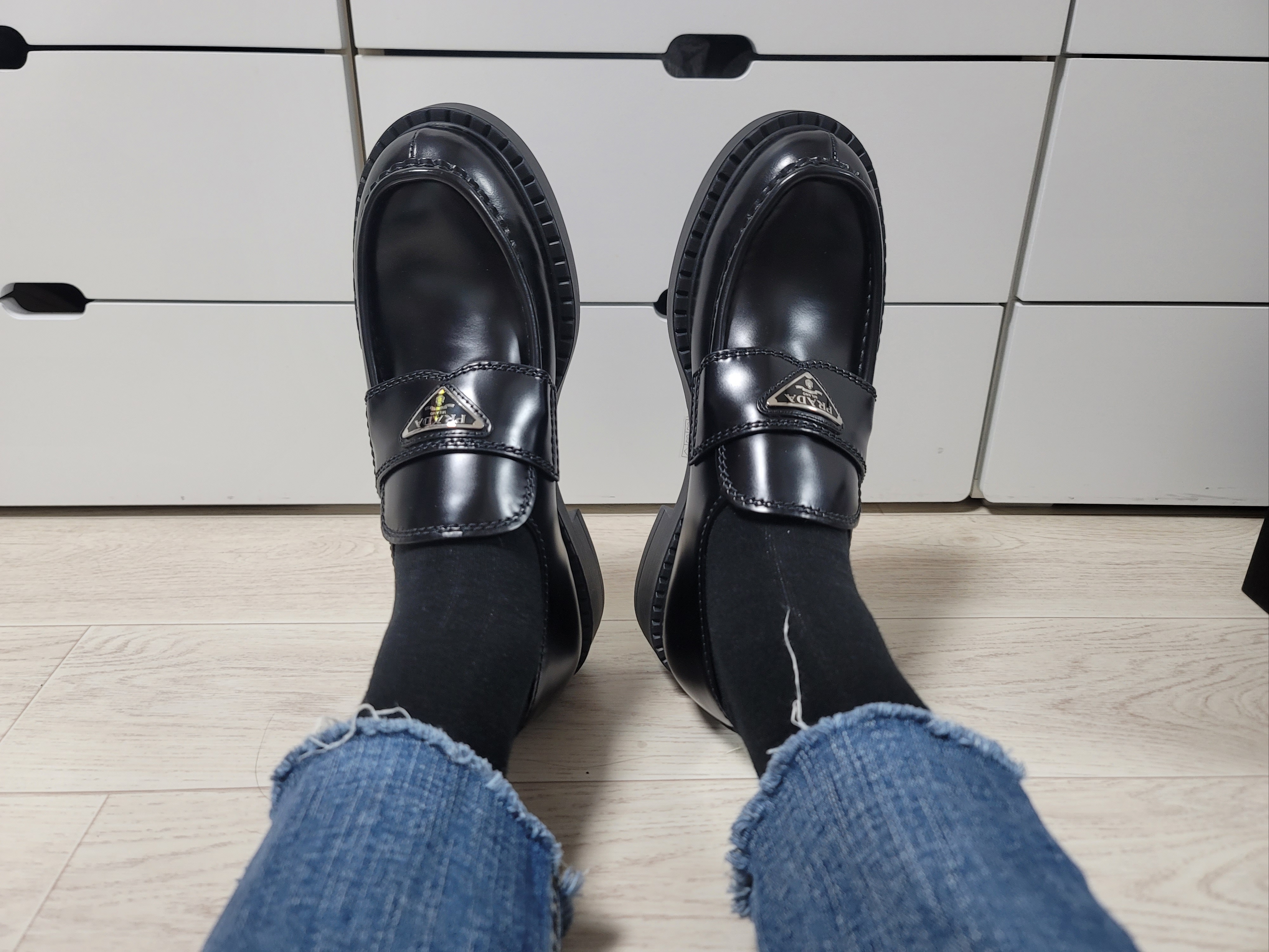 Prada Chocolate Brushed Leather Loafers Black 착용 스타일