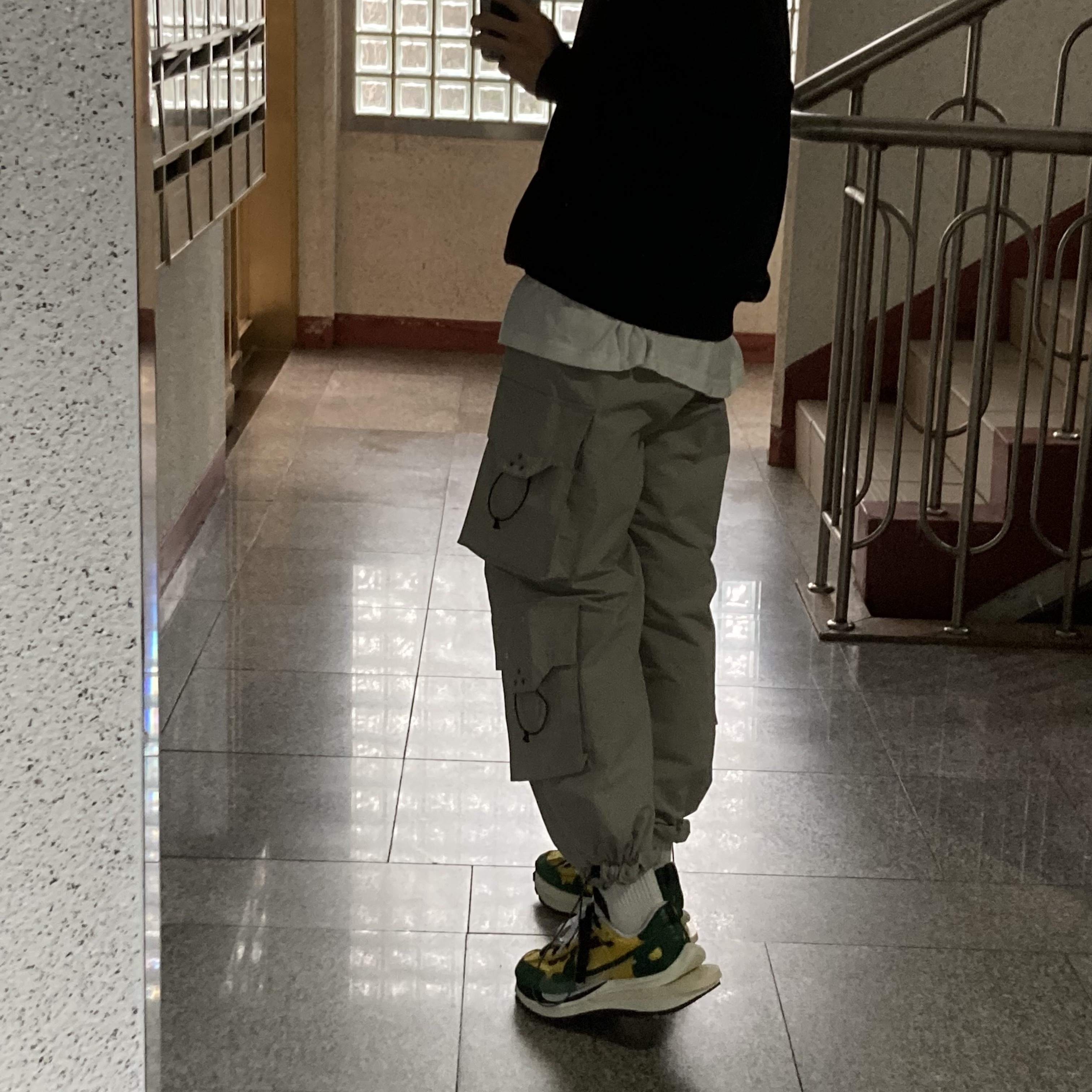 Nike x Sacai VaporWaffle Tour Yellow & Gorge Green Sail 착용 스타일