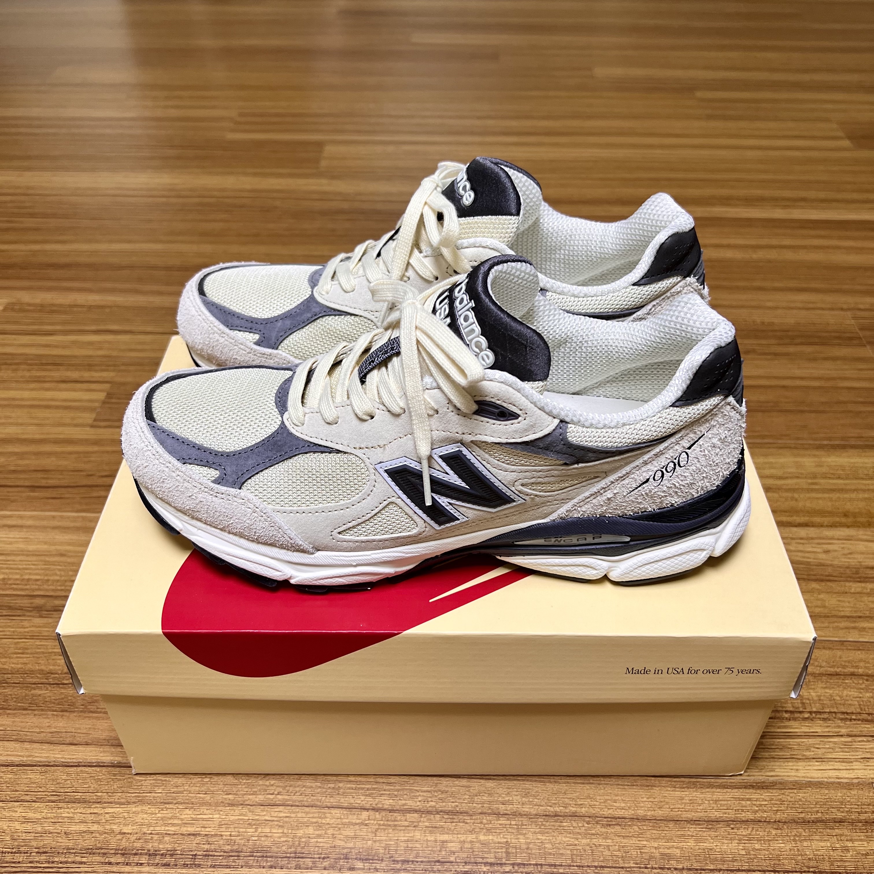 New Balance 990v3 Made in USA Moonbeam Macadamia Nut 착용 스타일 - 1