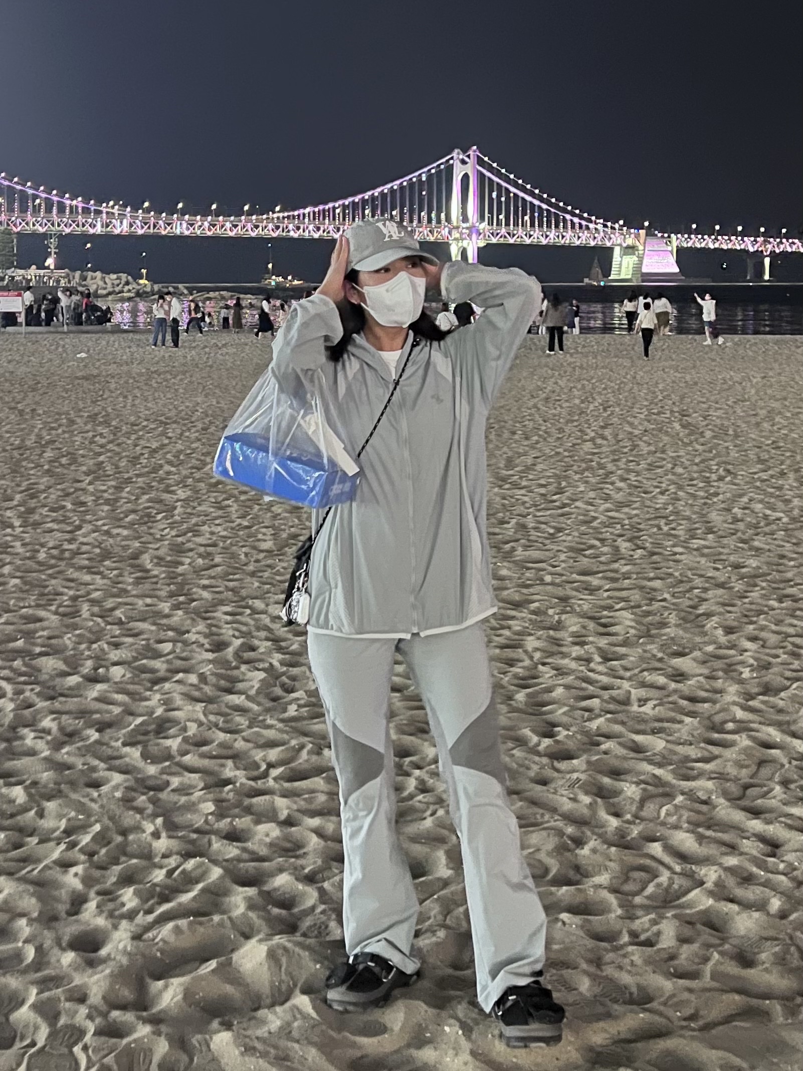 Sansan Gear Mesh Jacket Sky Blue - 22SS, Crocs x Beams Classic All Terrain Mountain Parka Clog Grey 착용 스타일 - 2