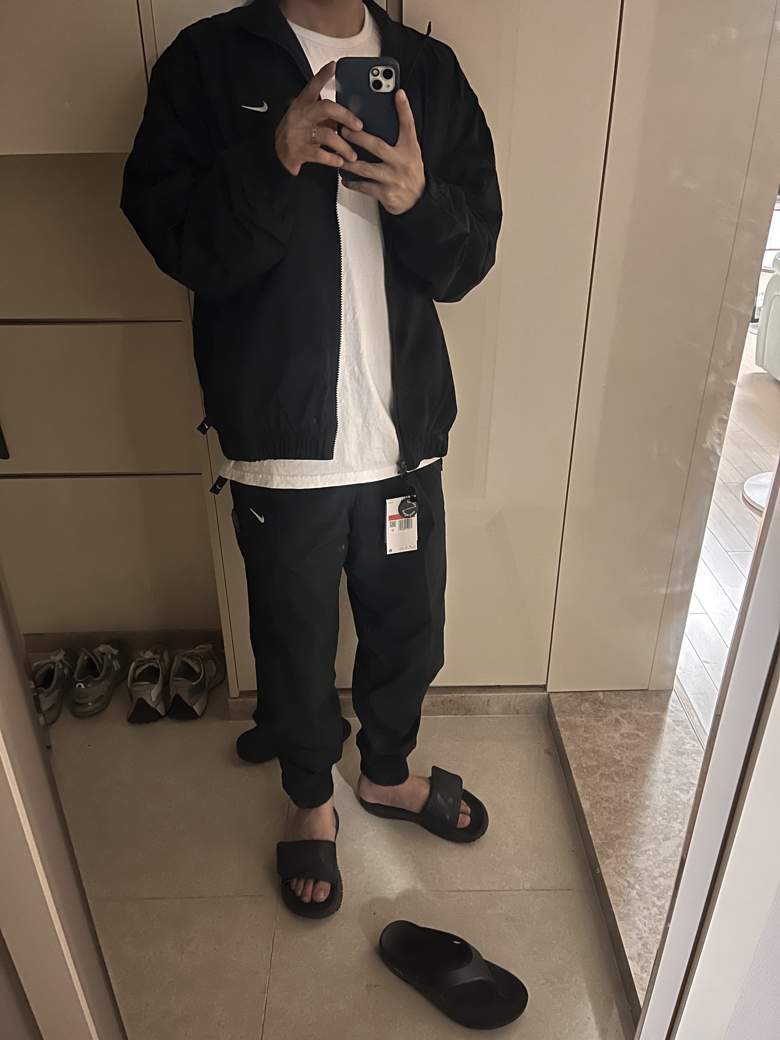 Nike NRG Solo Swoosh Woven Track Jacket Black - Asia, Nike NRG Solo Swoosh Woven Track Pants Black White - Asia 착용 스타일