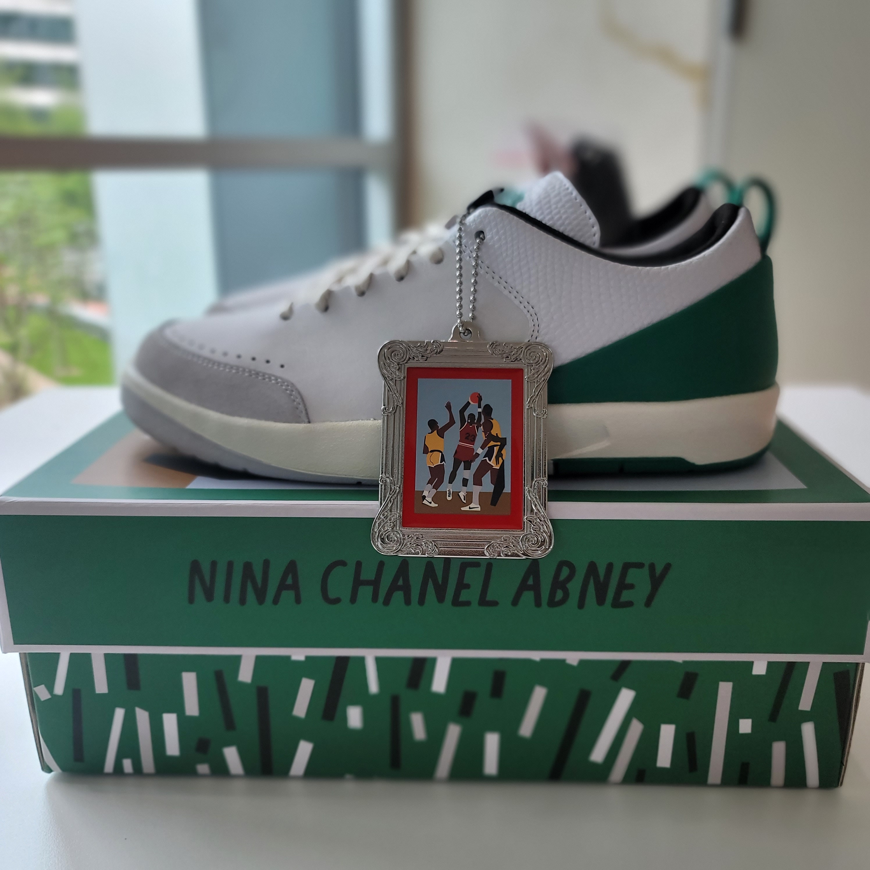 (W) Jordan 2 x Nina Chanel Abney Retro Low SE White and Malachite 착용 스타일 - 3
