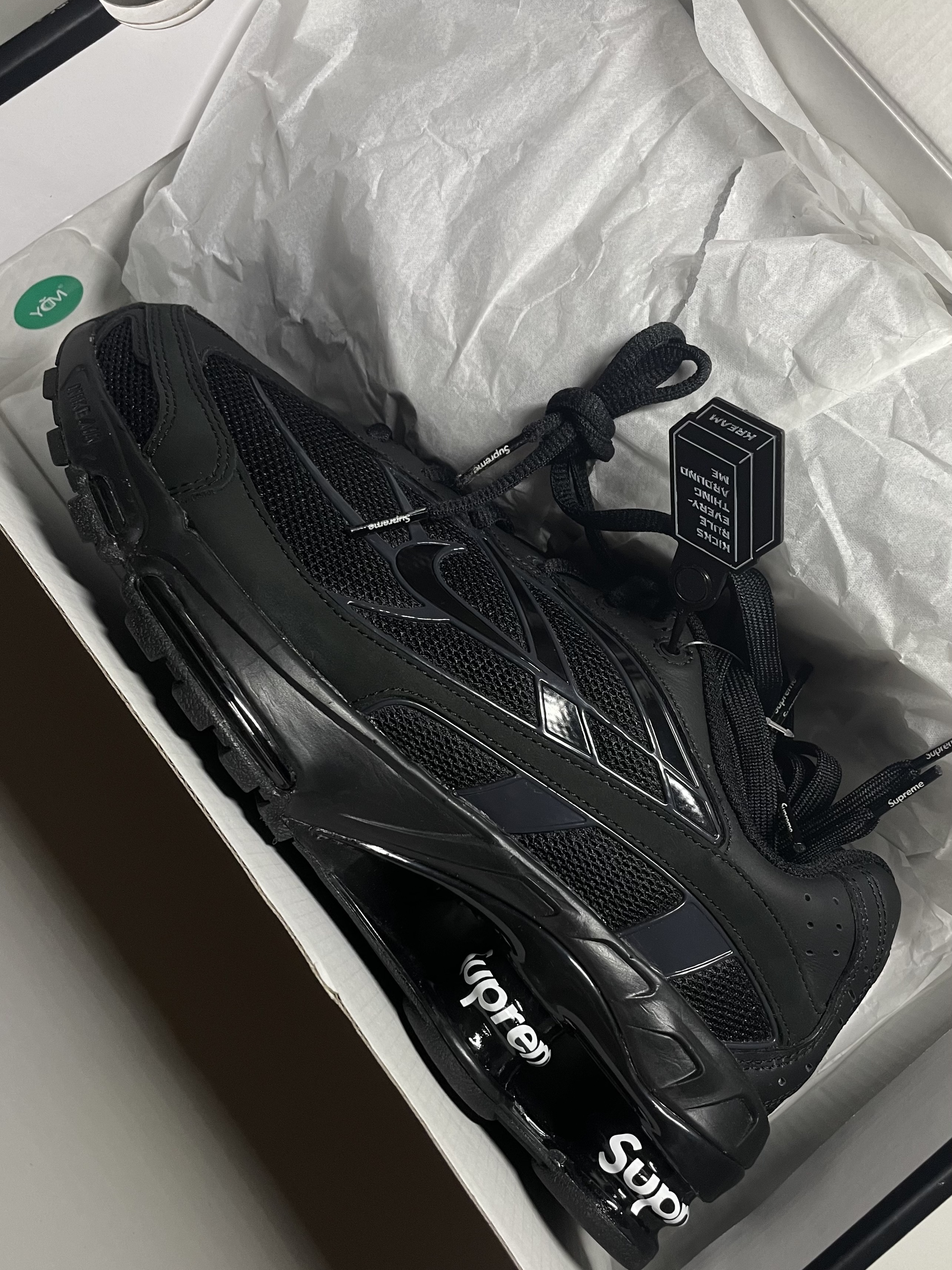 Nike x Supreme Shox Ride 2 SP Black 착용 스타일 - 2